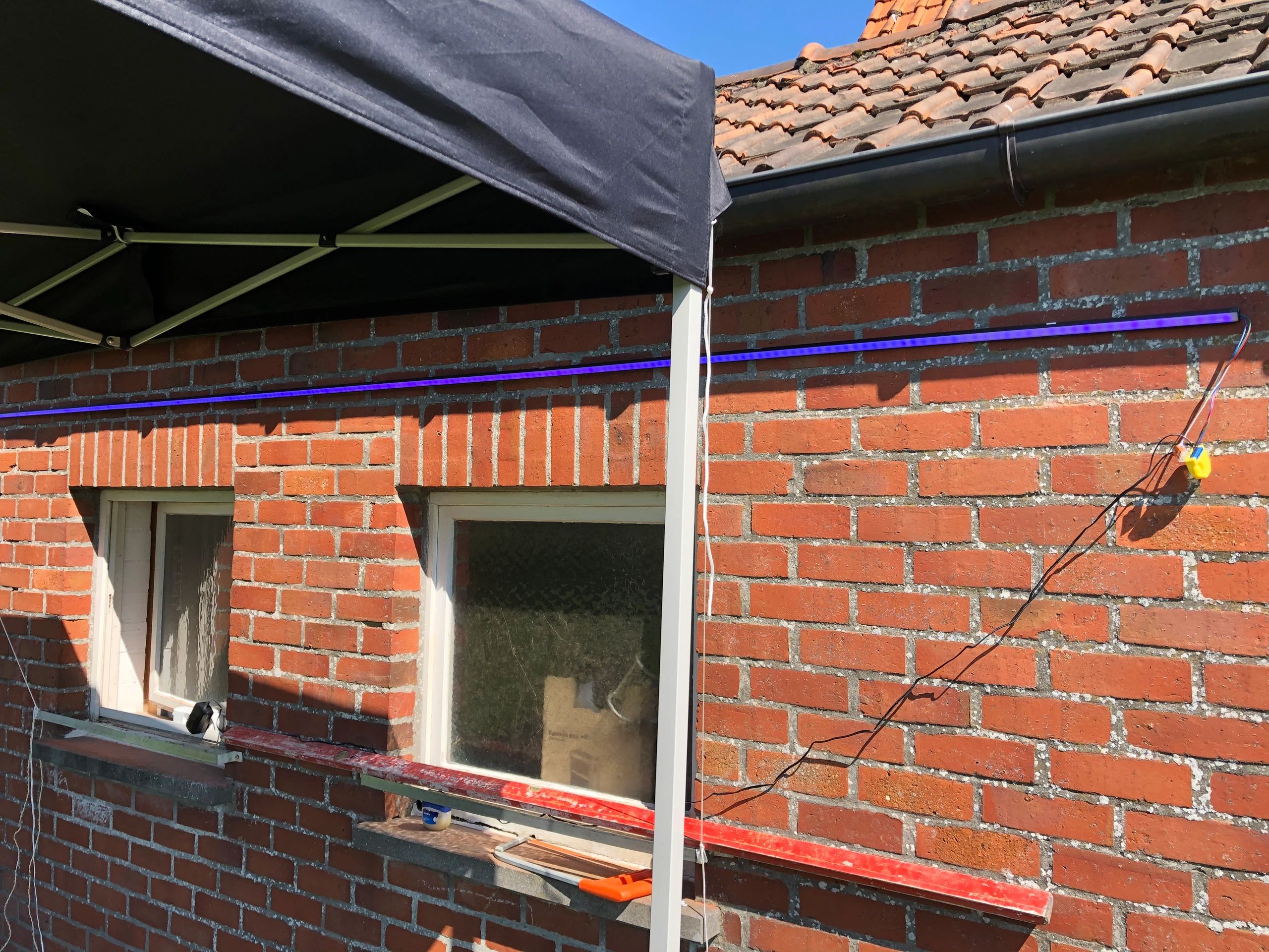 Led Streifen Eckprofil schwarz - Slim line - komplett inklusiv Abschlusskappe 4 Meter