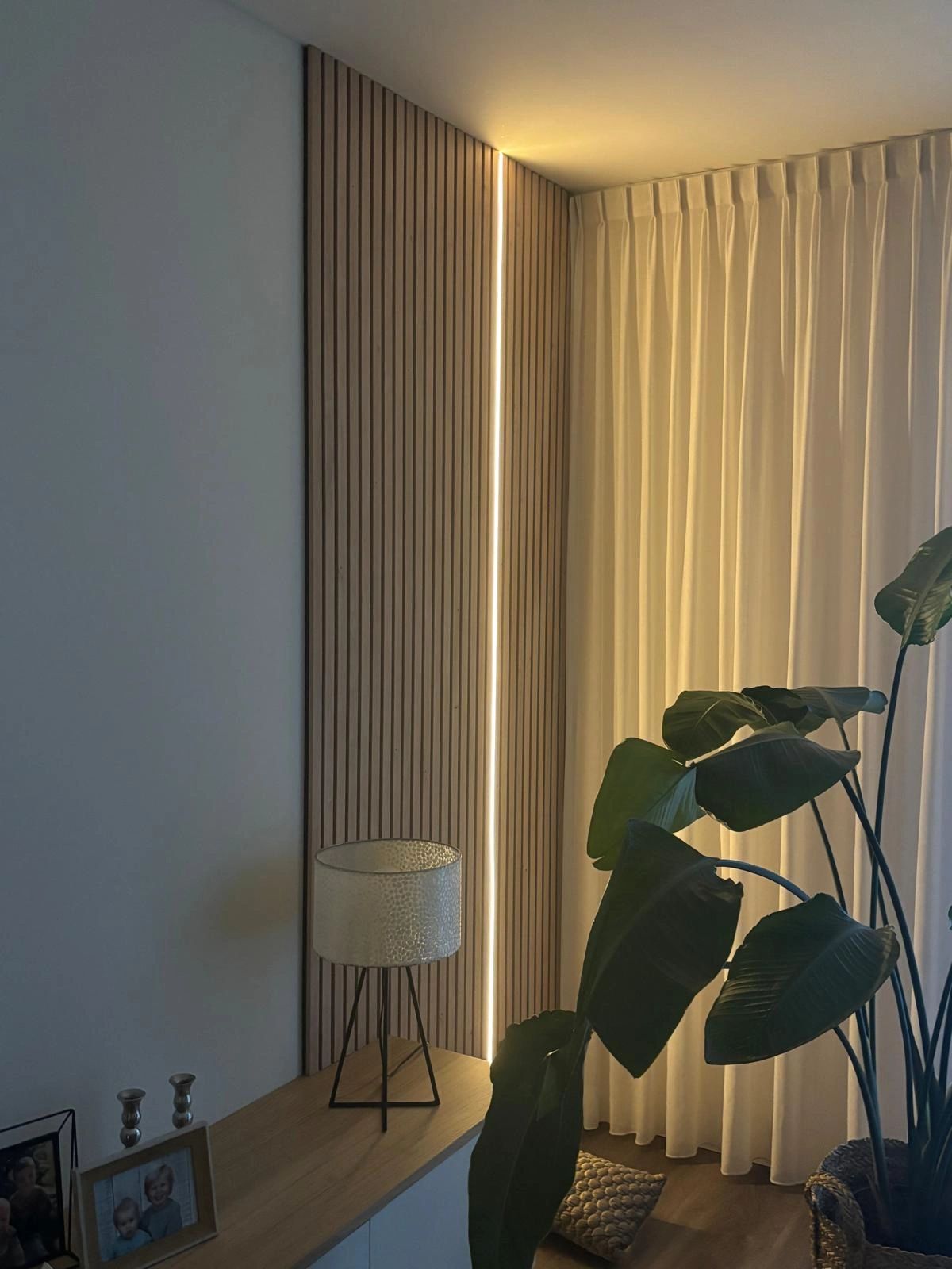 LED Streifen im flexiblen weißen Einbauprofil | warmweiß | 7,5 Meter Set