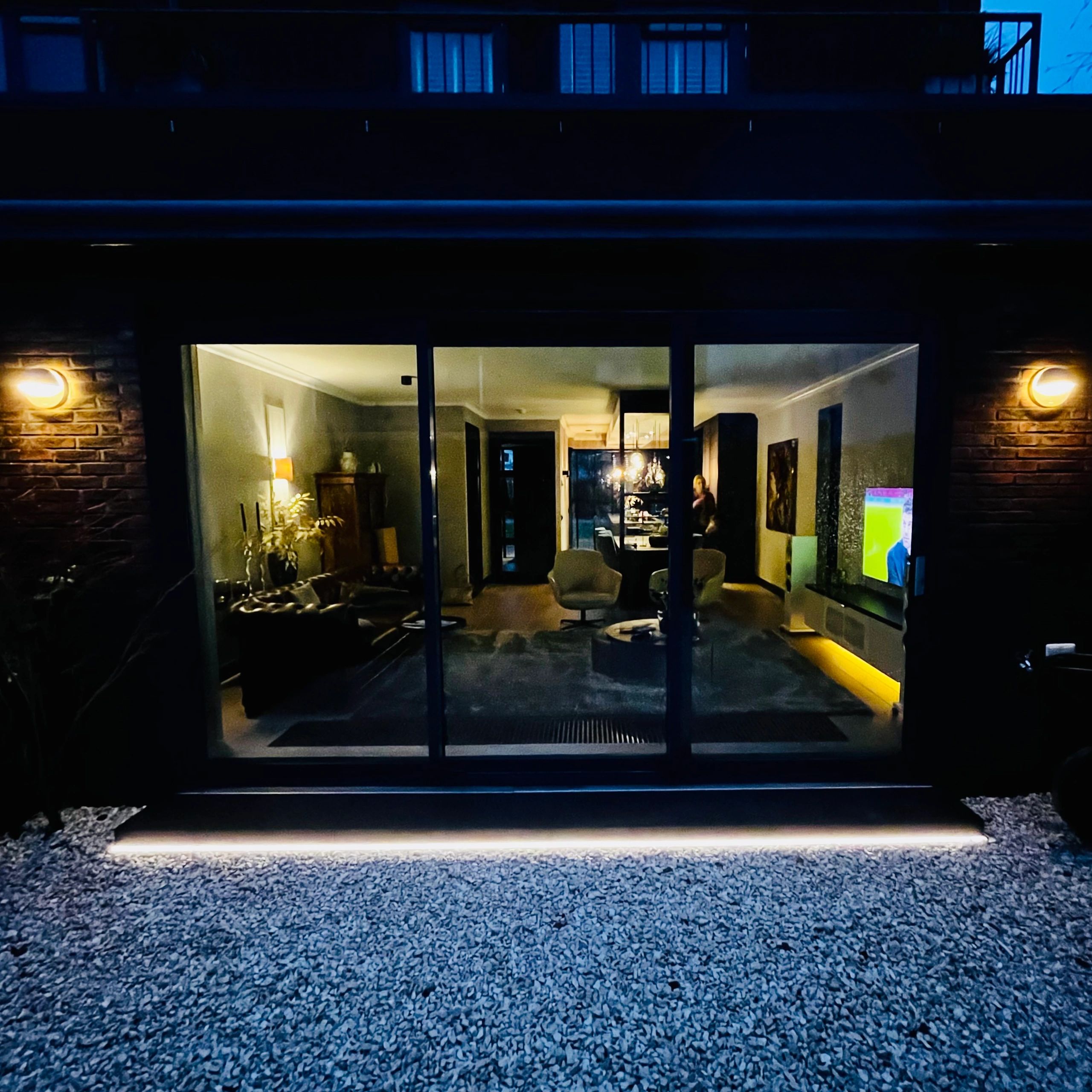 4 Meter Warmweißer LED Streifen für Außen komplettes Set