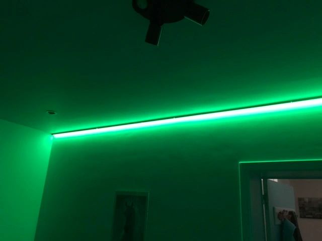 Aluminium LED Streifen Profil schwarz Aufbau 4M - 15 mm hoch - komplett mit AbschlusskAppe