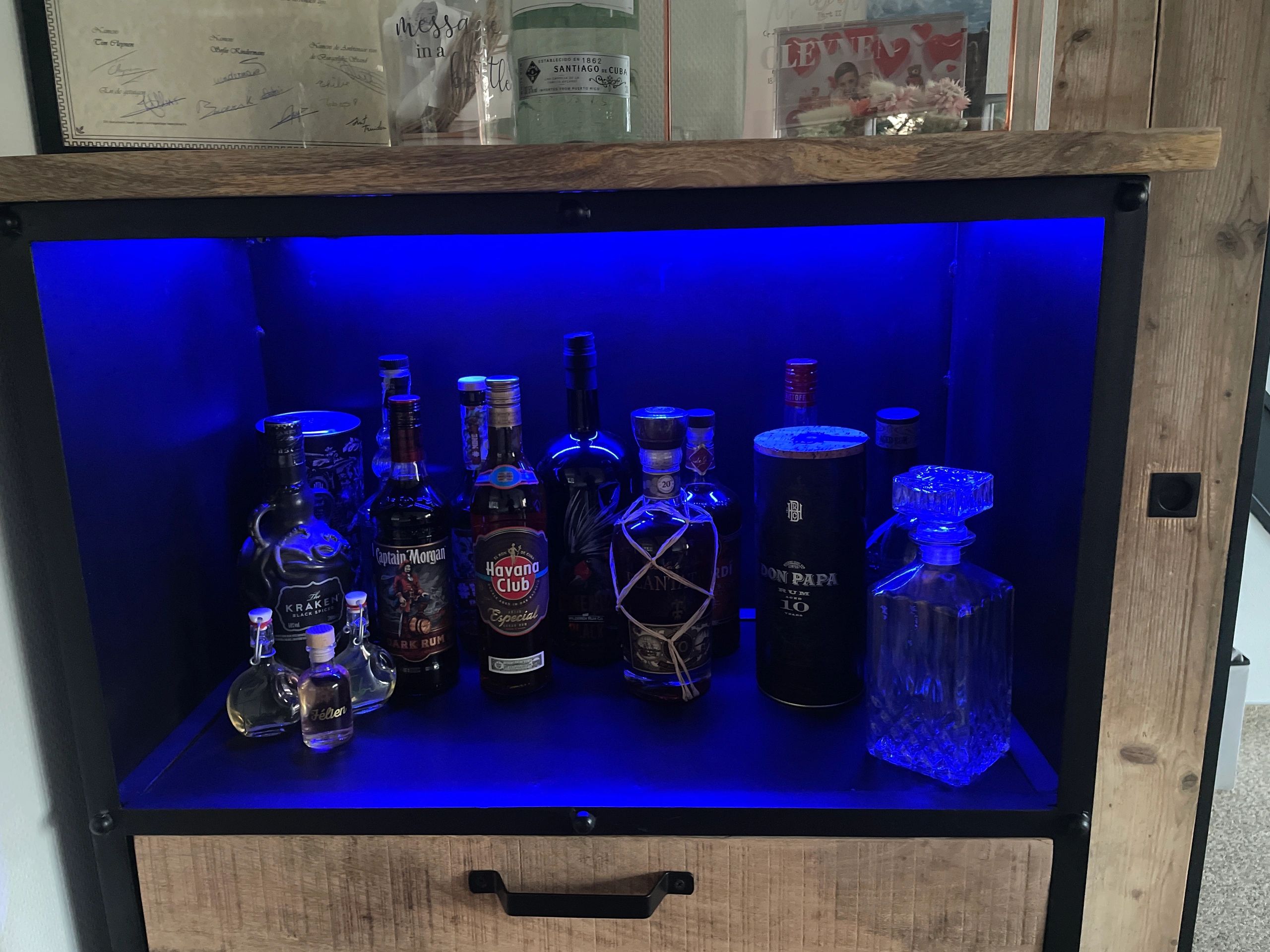 Aluminium LED Streifen Profil schwarz Aufbau 1M - 7 mm hoch - komplett mit Abdeckkappe