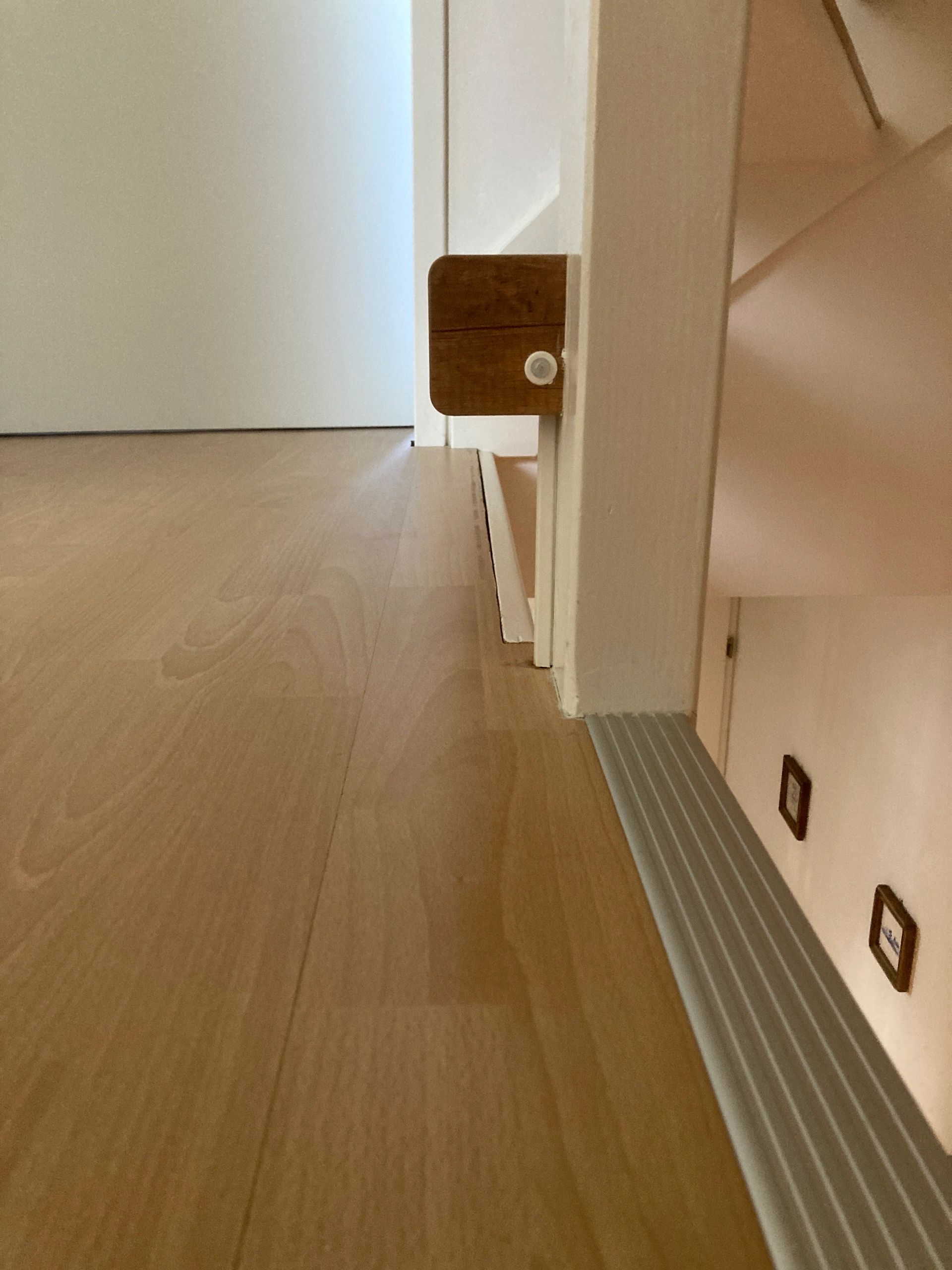 Treppenbeleuchtung LED Streifen Warmweiß 130 CM – komplettes Set inklusiv Profil