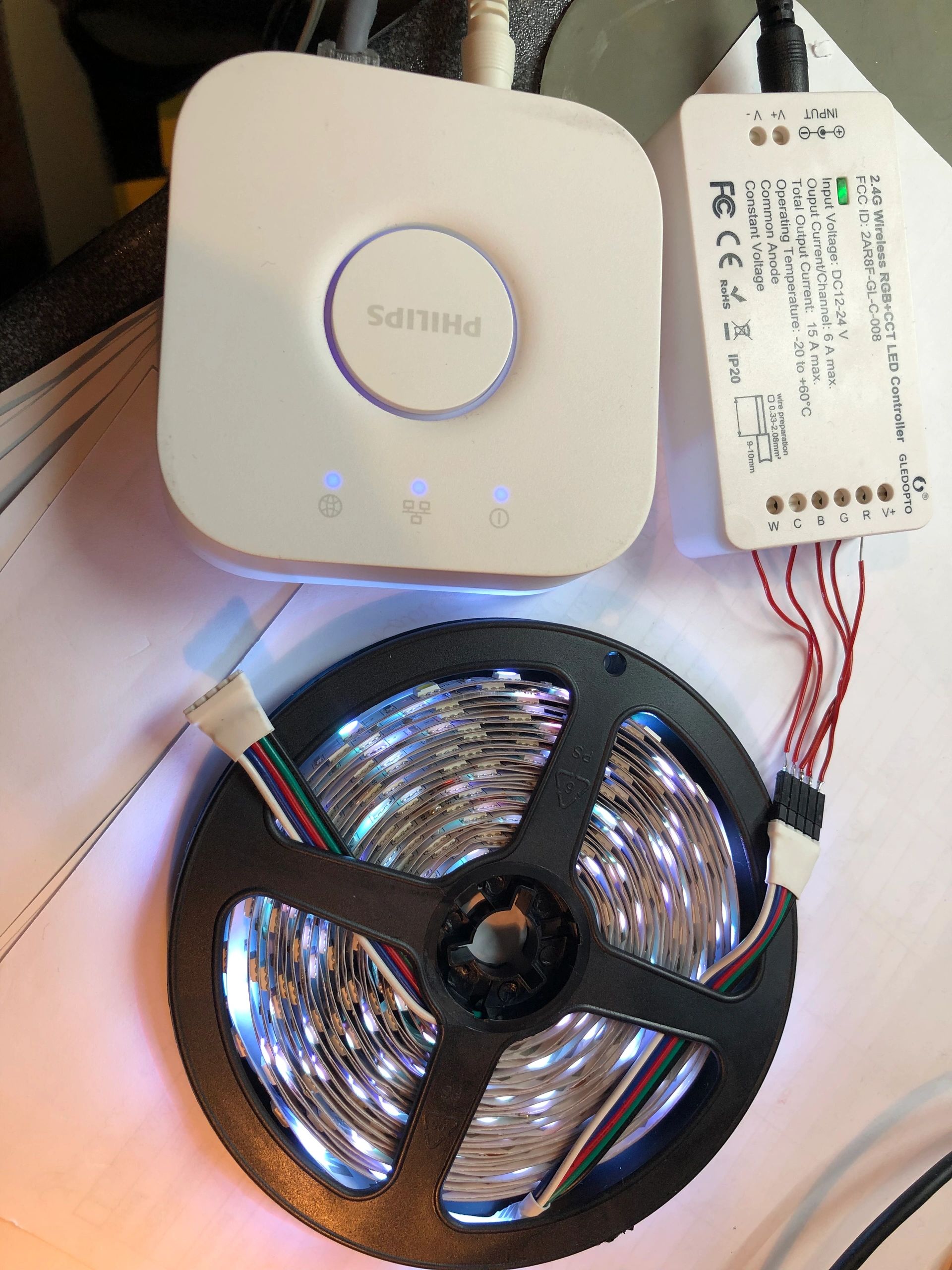 Einzelner Zigbee Steuerung für RGBWW LED Streifen zu bedienen mit der App