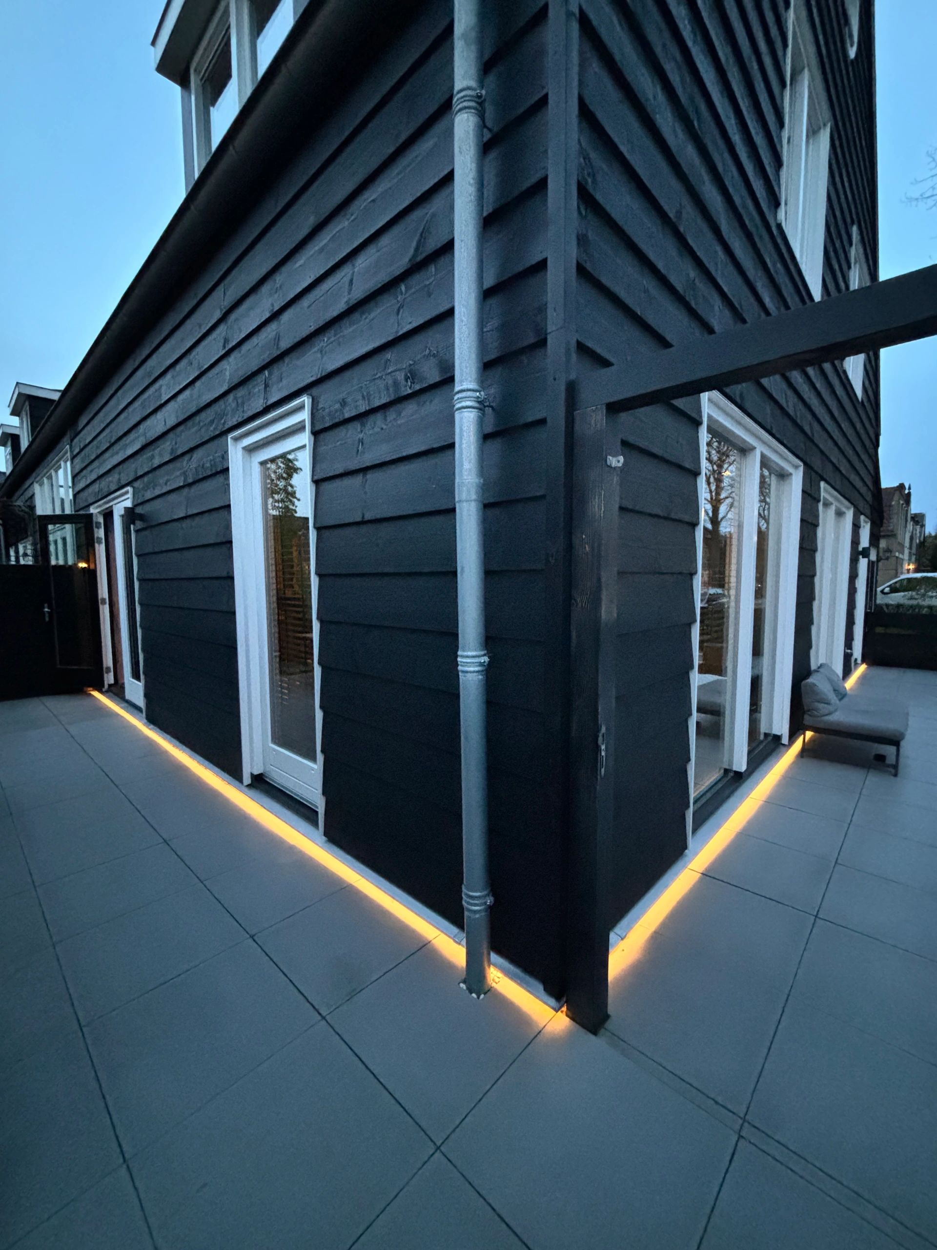4 Meter Warmweißer LED Streifen für Außen komplettes Set