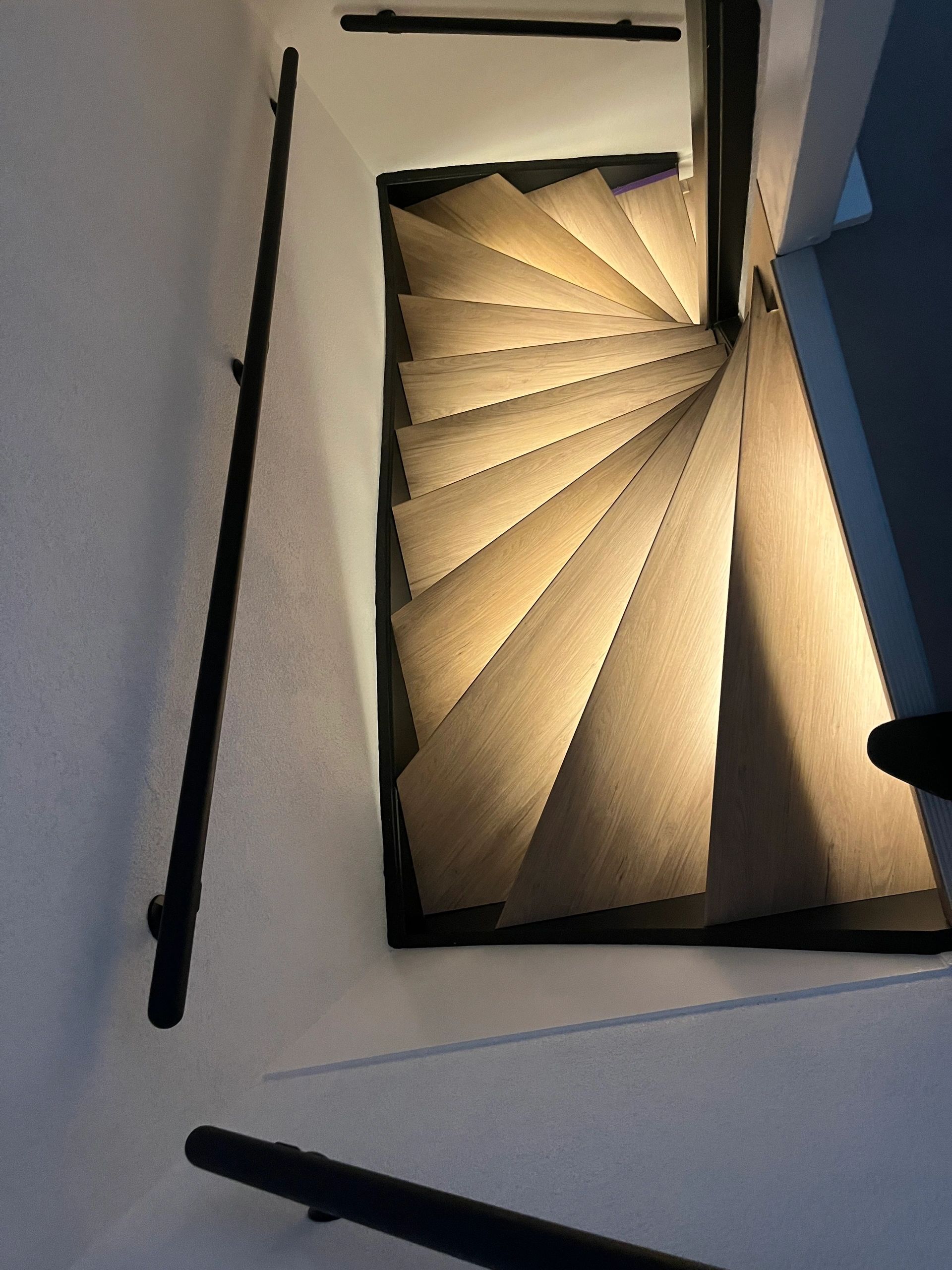 EinzelneTreppenbeleuchtung LED Streifen Warmweiß