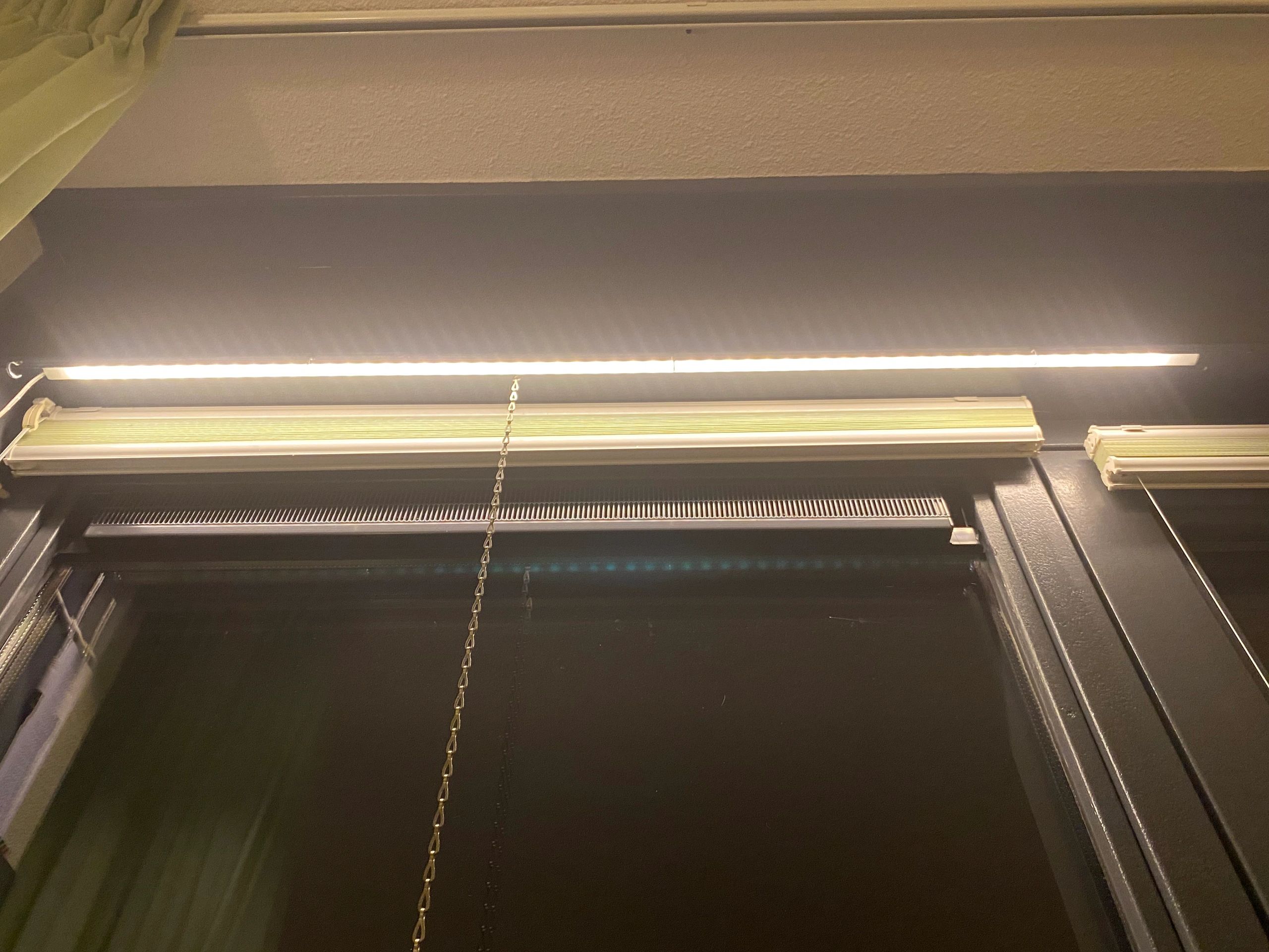 Aluminium LED Streifen Profil Aufbau 2M - 7 mm hoch - komplett mit Abdeckkappe