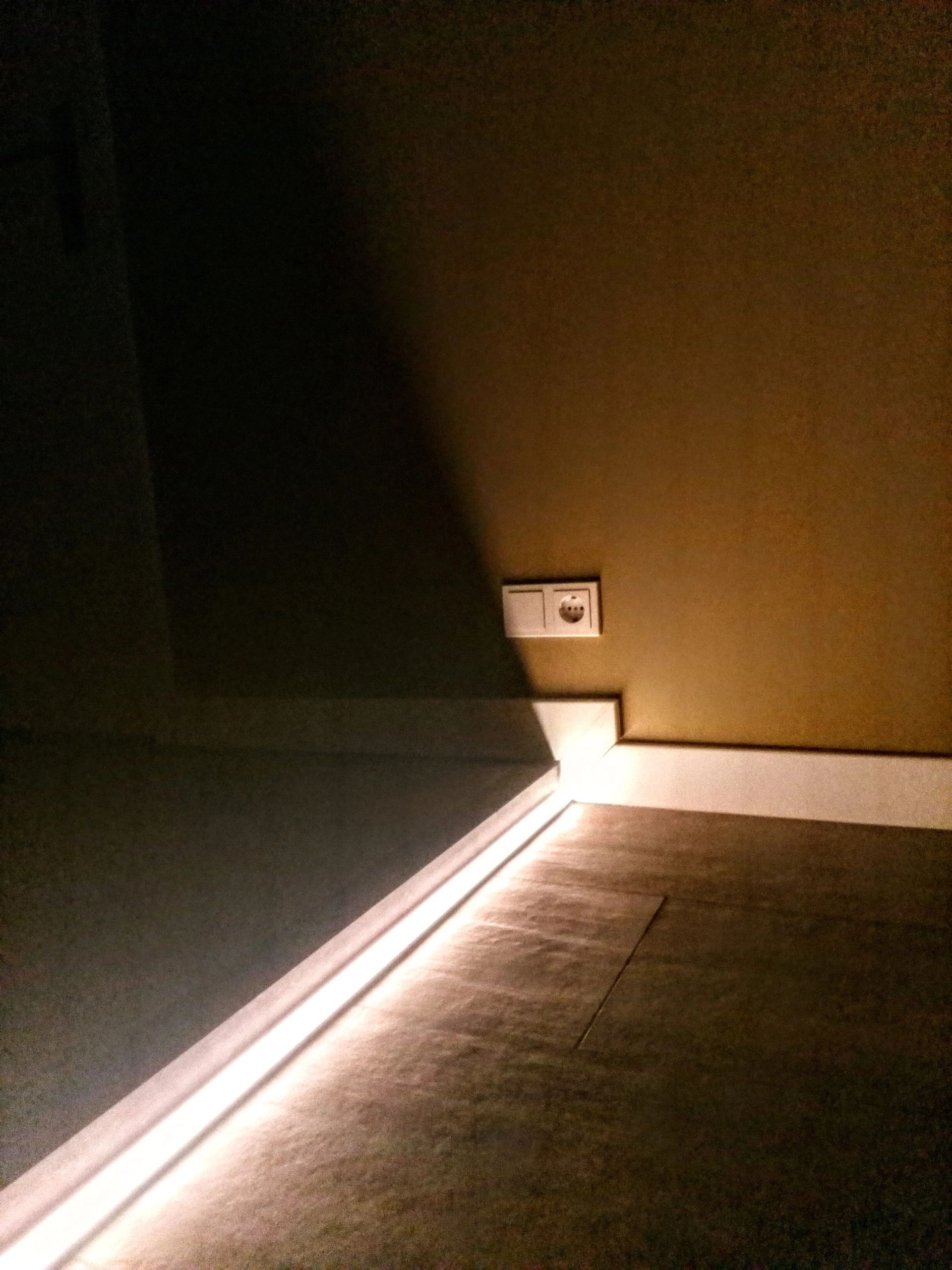 Led Streifen Profil Ecke Slim line - komplett inklusiv Abschlusskappe 3 Meter