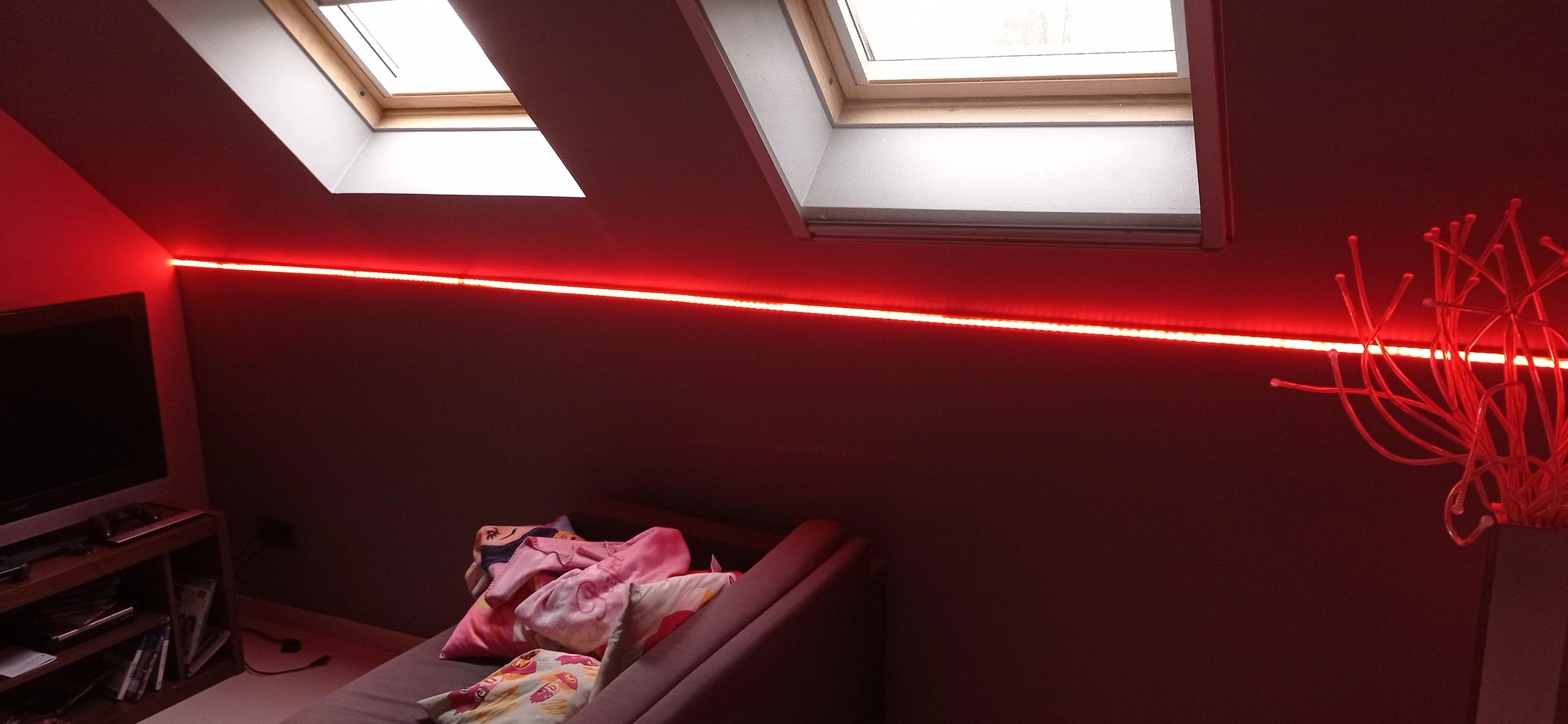 Aluminium LED Streifen Profil schwarz Aufbau 4M - 7 mm hoch - komplett mit AbschlusskAppe