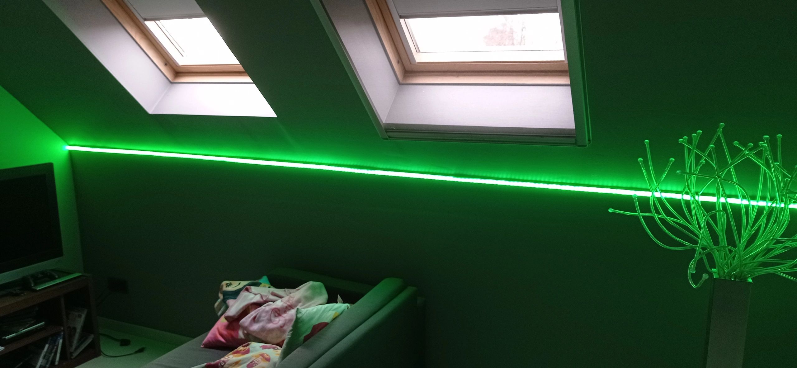 Aluminium LED Streifen Profil schwarz Aufbau 4M - 7 mm hoch - komplett mit AbschlusskAppe