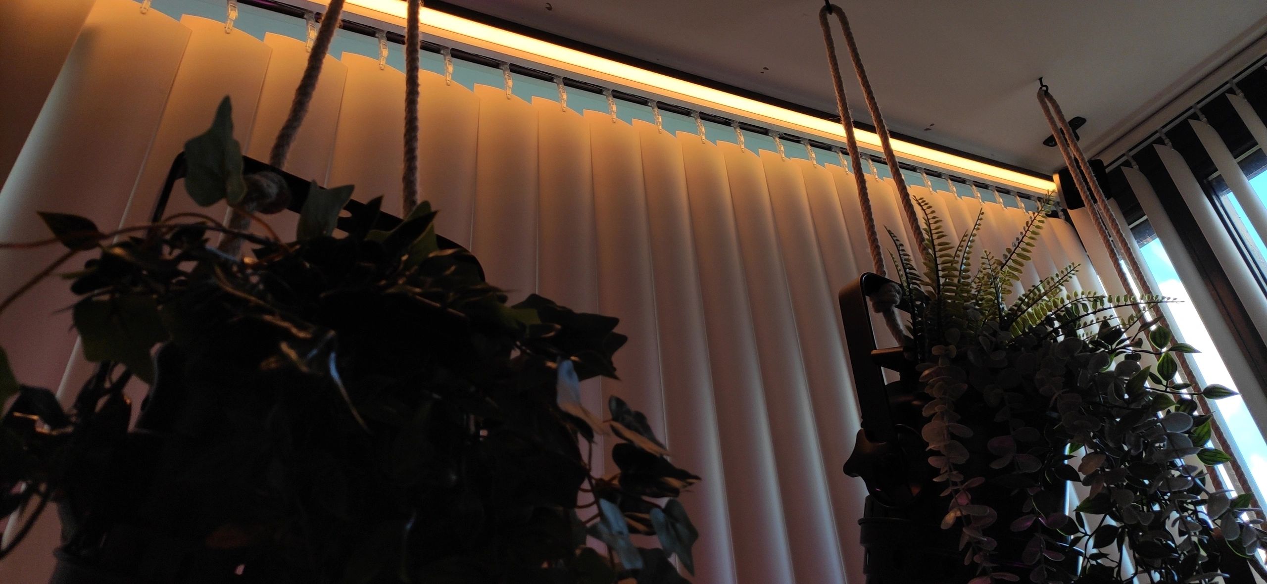 Aluminium LED Streifen Profil schwarz Aufbau 2M - 15 mm hoch - komplett mit AbschlusskAppe