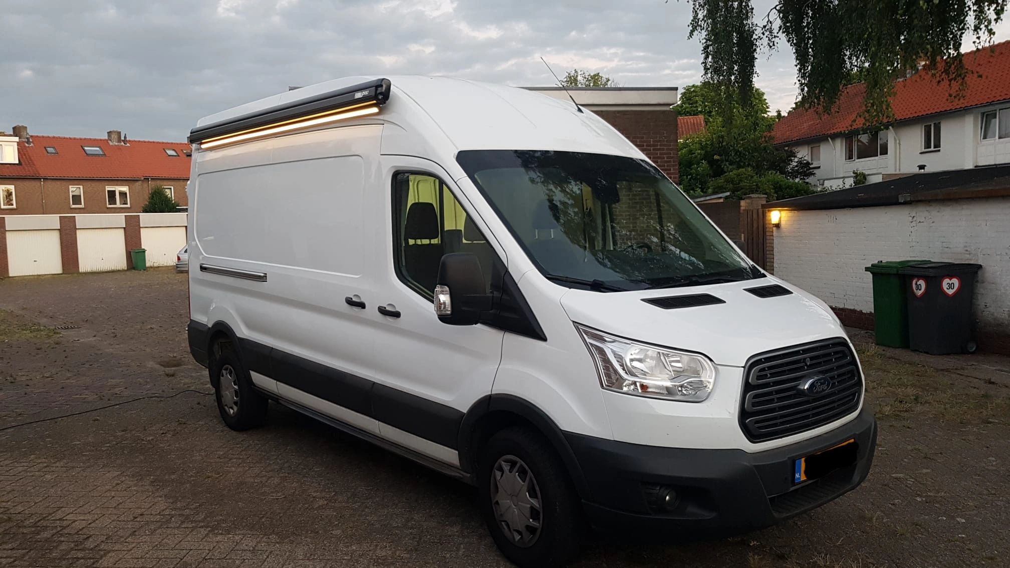 Aluminium Led Streifen Eckprofil schwarz 3M breit - Komplett mit Abdeckkappe