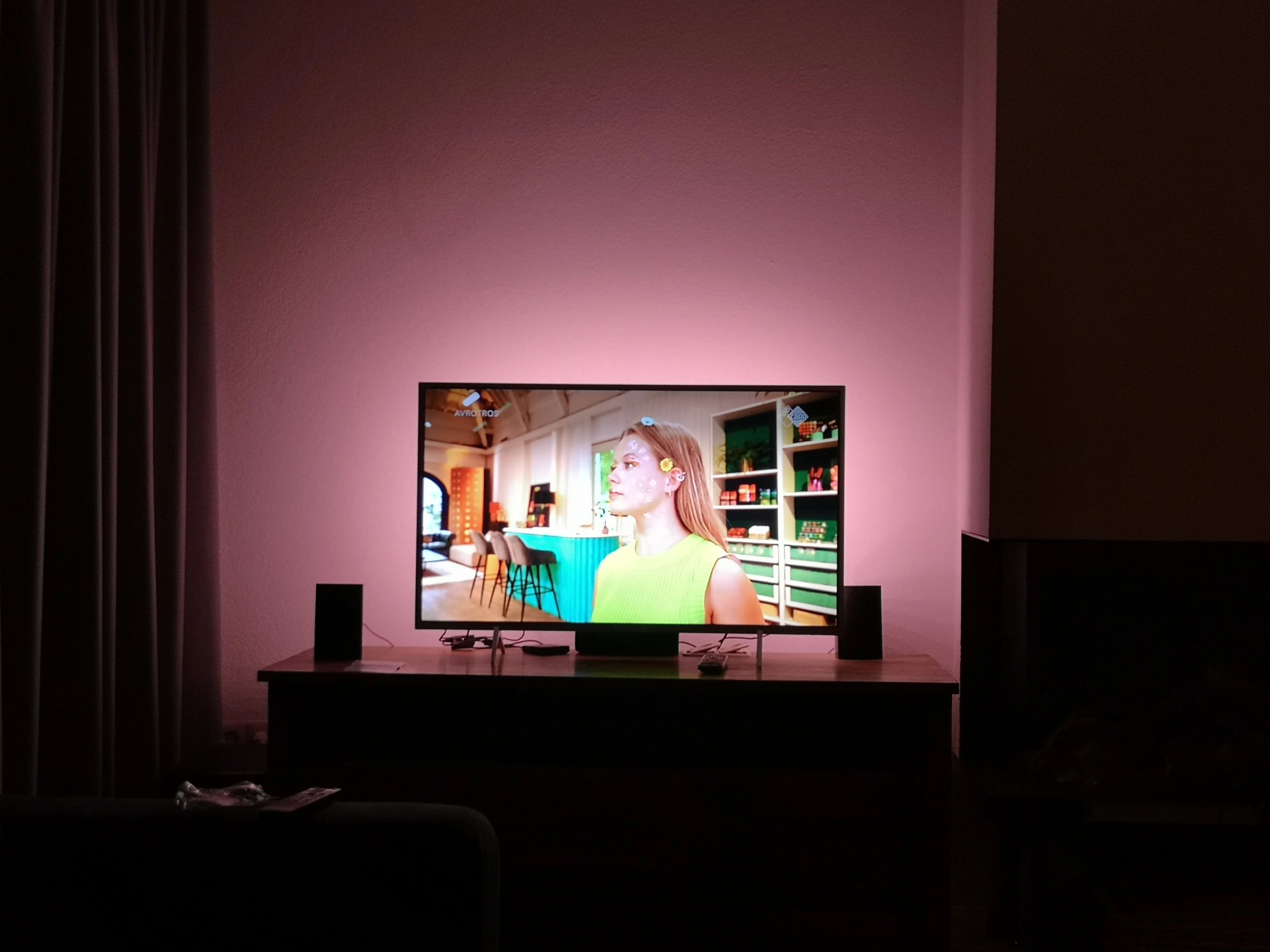 TV backlight Set mit 3 RGBWW Led Streifen für TV’s 40-50 inch