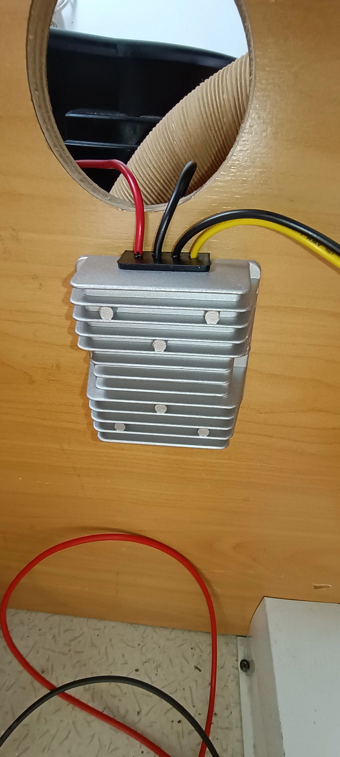 Stabilisator für LED-Streifen - 12V/6A Output - Aluminium Gehäuse