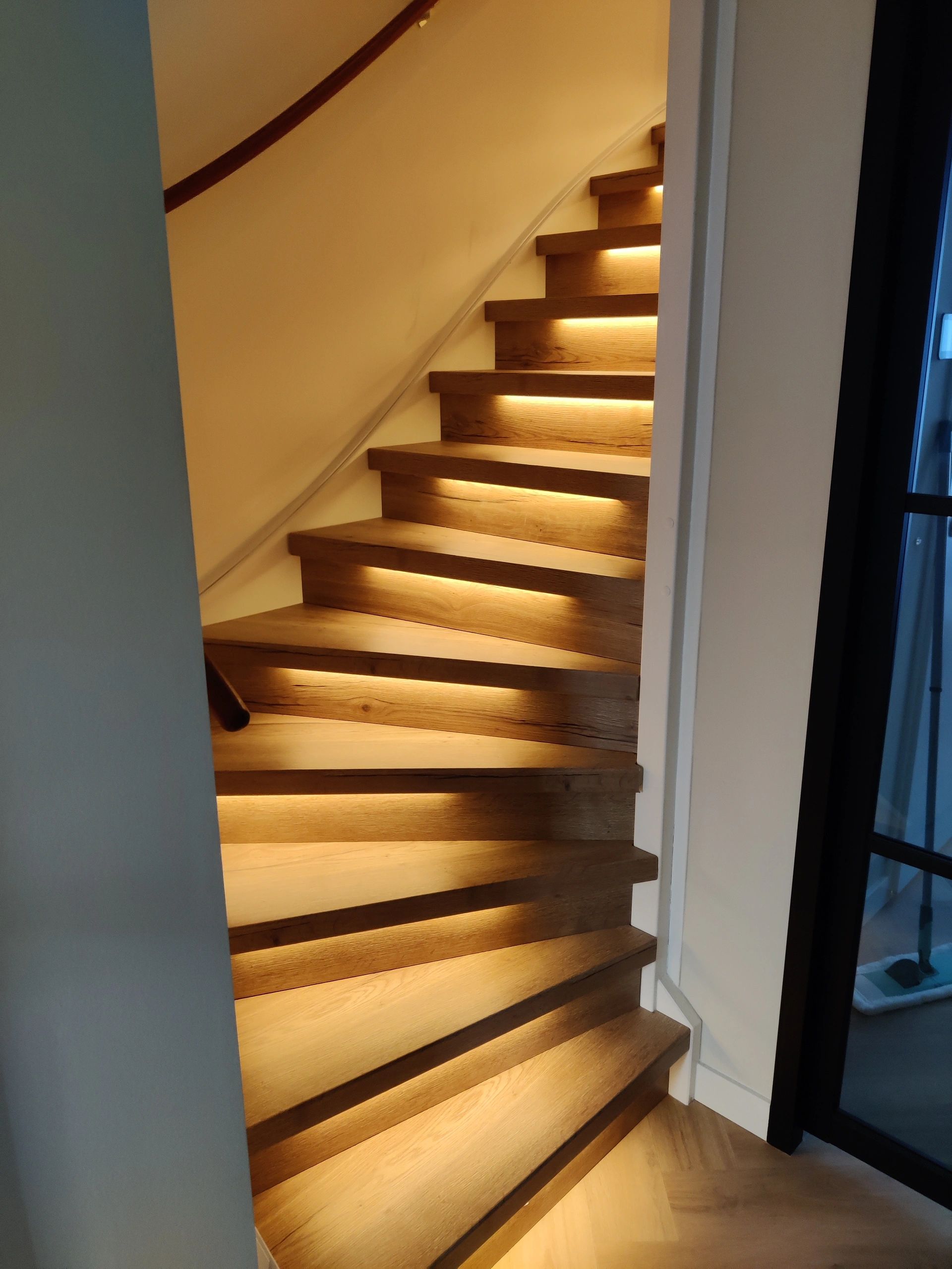 Treppenbeleuchtung LED Streifen Warmweiß komplettes Set 50 CM