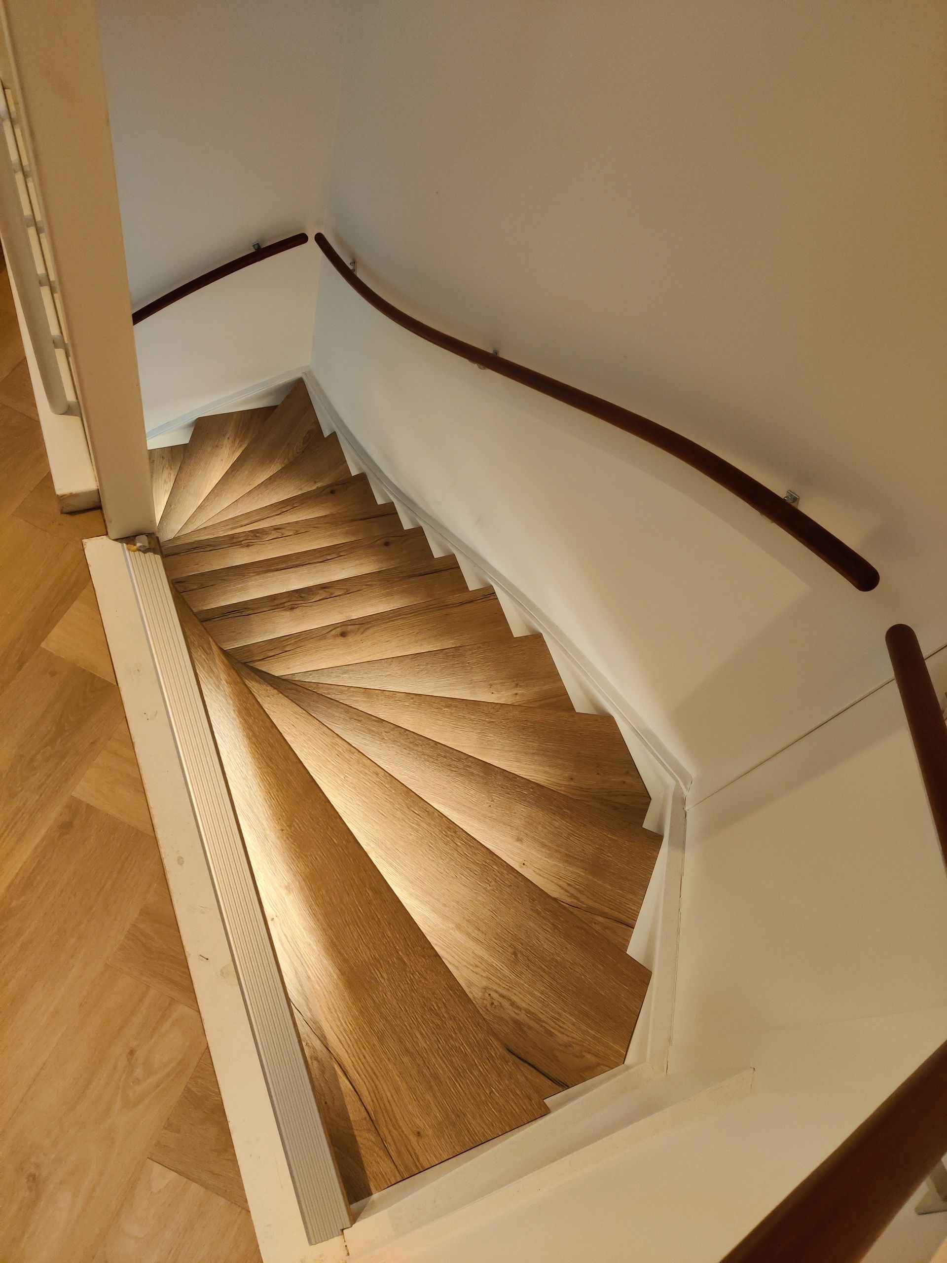 Treppenbeleuchtung LED Streifen Warmweiß komplettes Set 50 CM