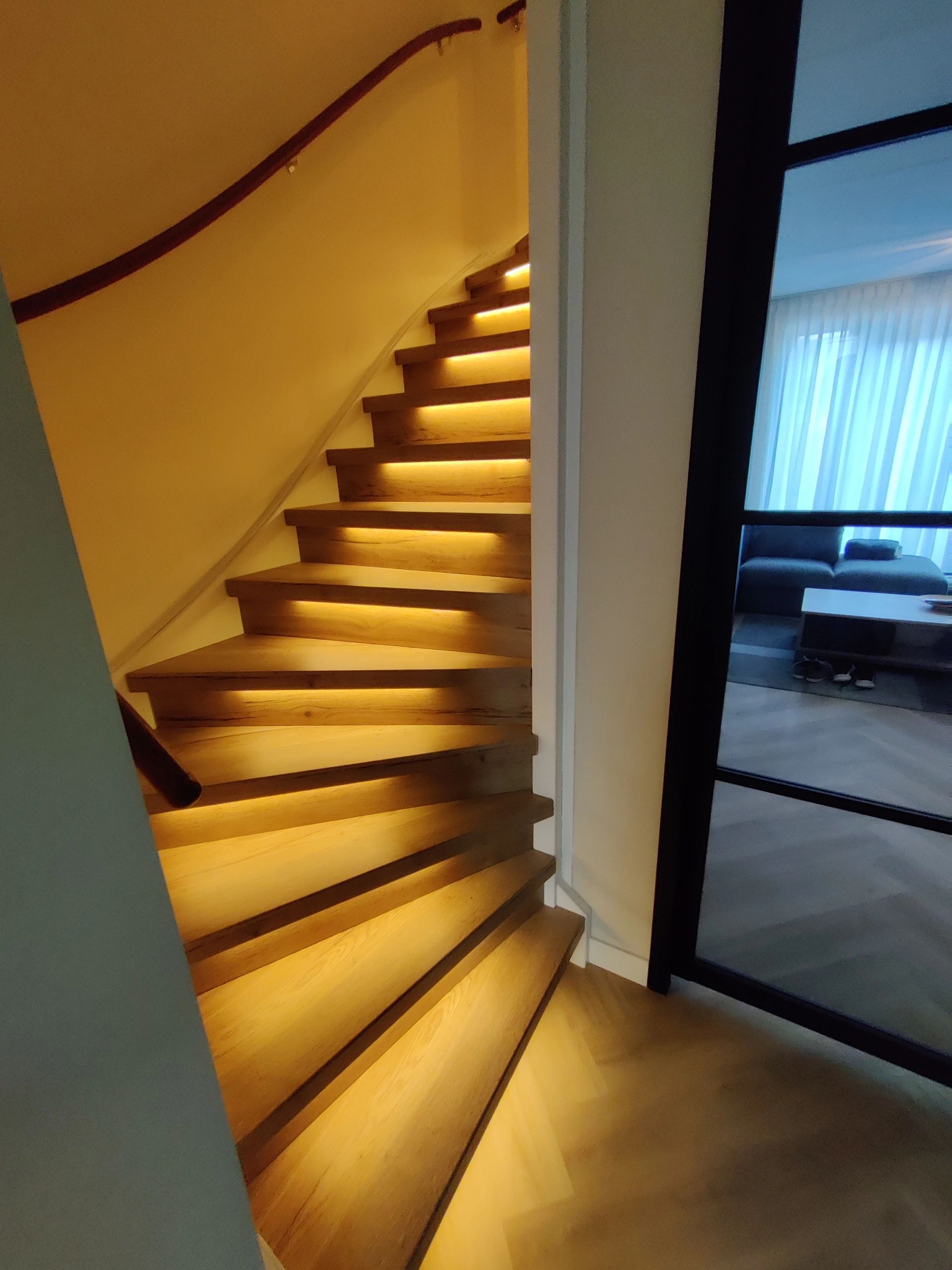 Treppenbeleuchtung LED Streifen Warmweiß komplettes Set 50 CM