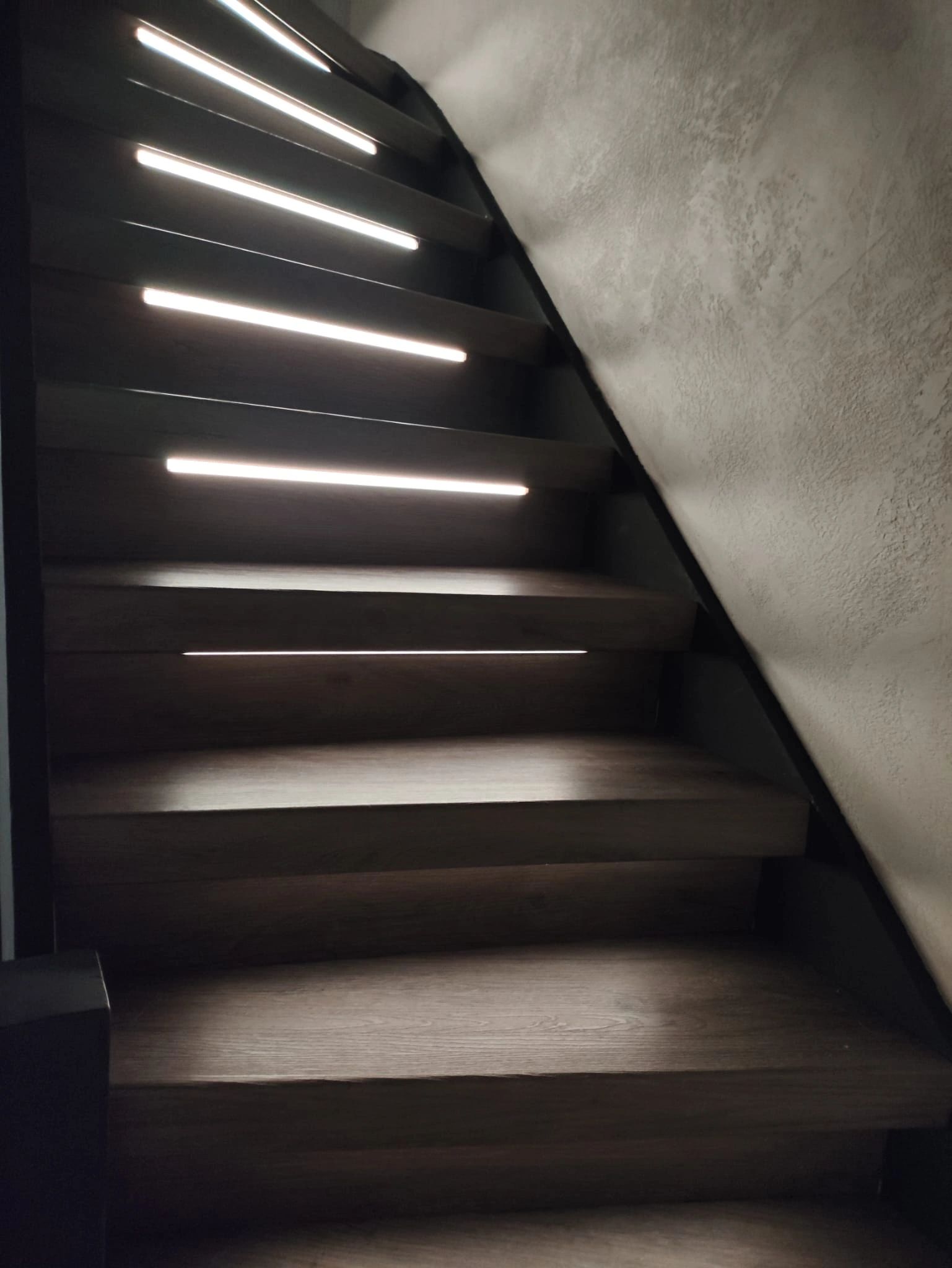 Einzelne Treppenbeleuchtung COB LED Streifen hellweiß