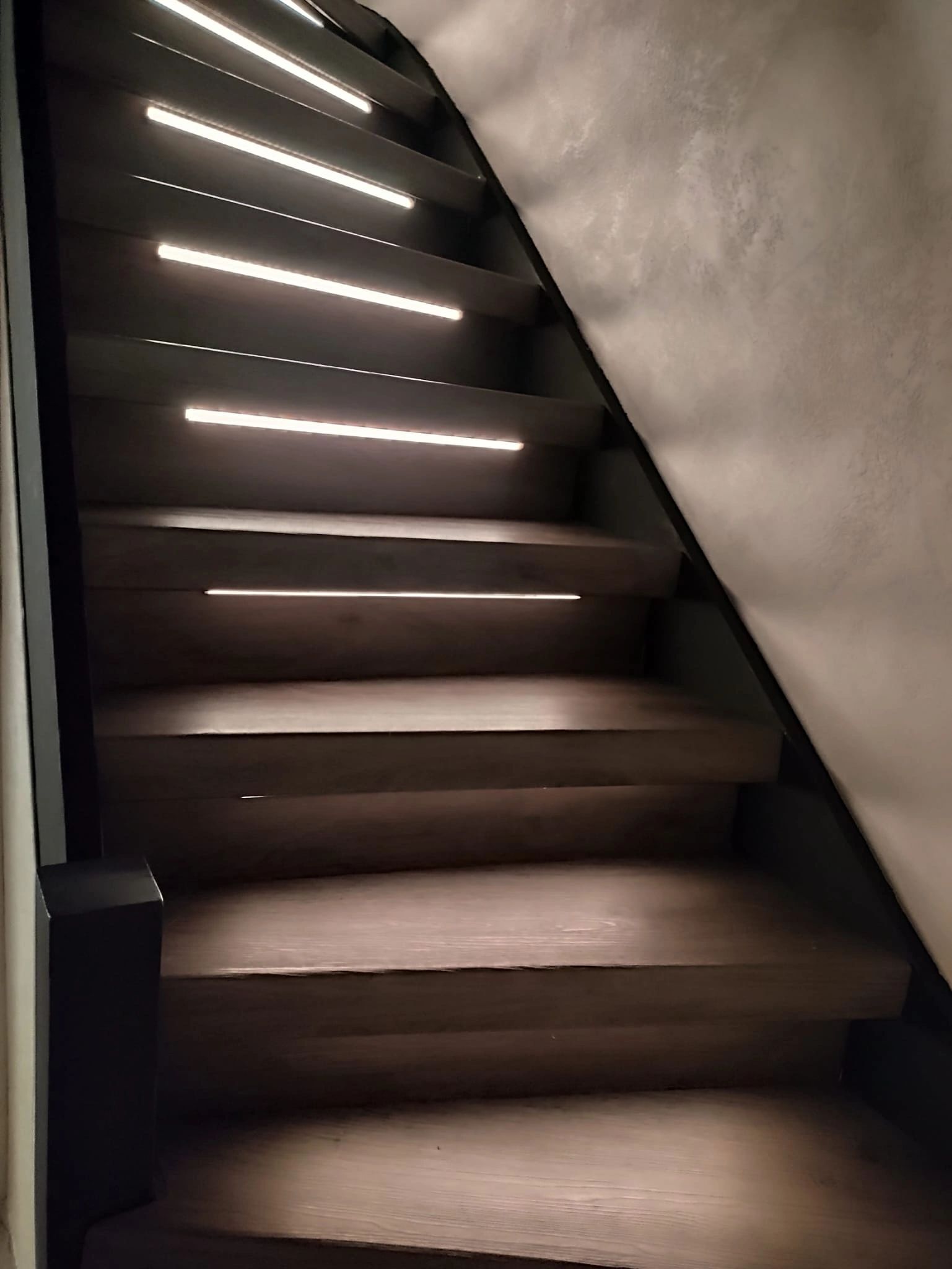 Einzelne Treppenbeleuchtung COB LED Streifen hellweiß