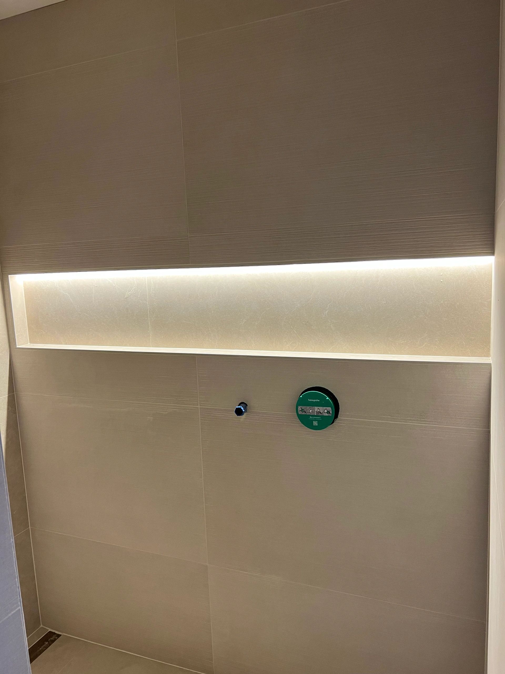 LED Fliesenprofil Stuckleiste Für LED - Stuckstop- 3 Meter - Schmale Variante