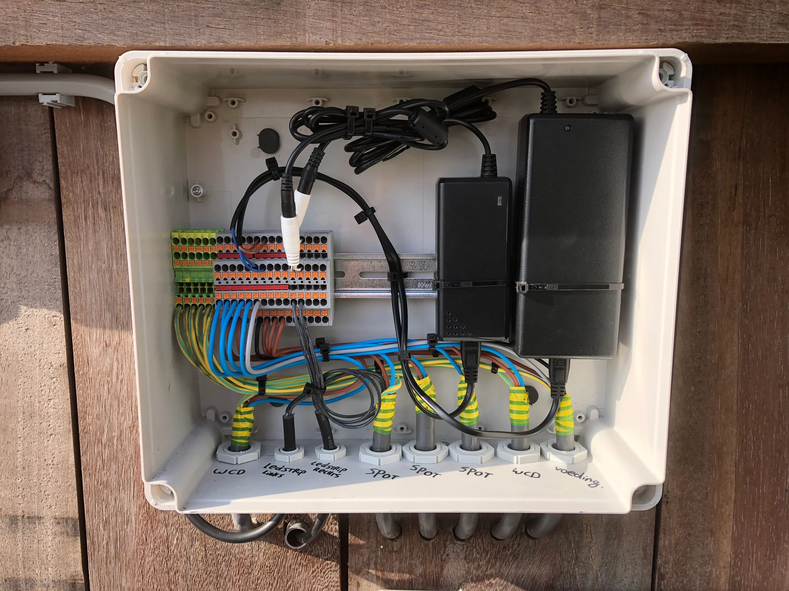 Led Streifen Eckprofil schwarz - Slim line - komplett inklusiv Abschlusskappe 1 Meter