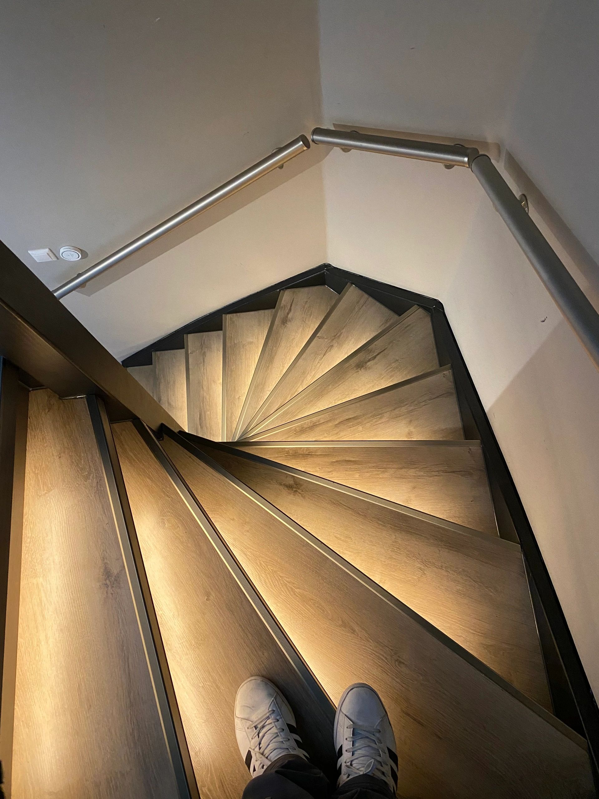 Treppenbeleuchtung LED Streifen warmweiß 50 cm - Komplettset inkl. Profil