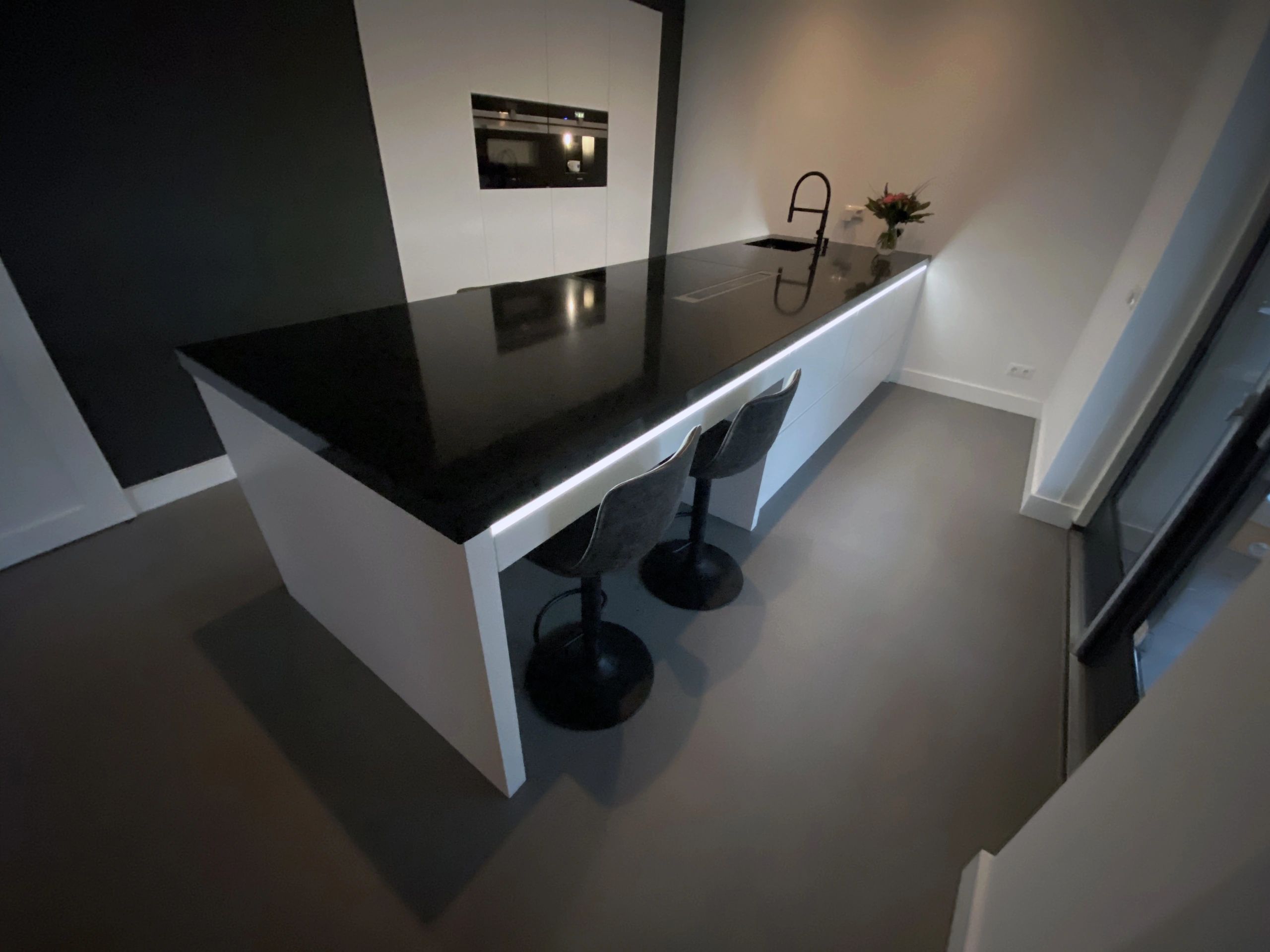Aluminium LED Streifen Profil schwarz Einbau 4M Slim Line - 7 mm hoch - komplett mit AbschlusskAppe