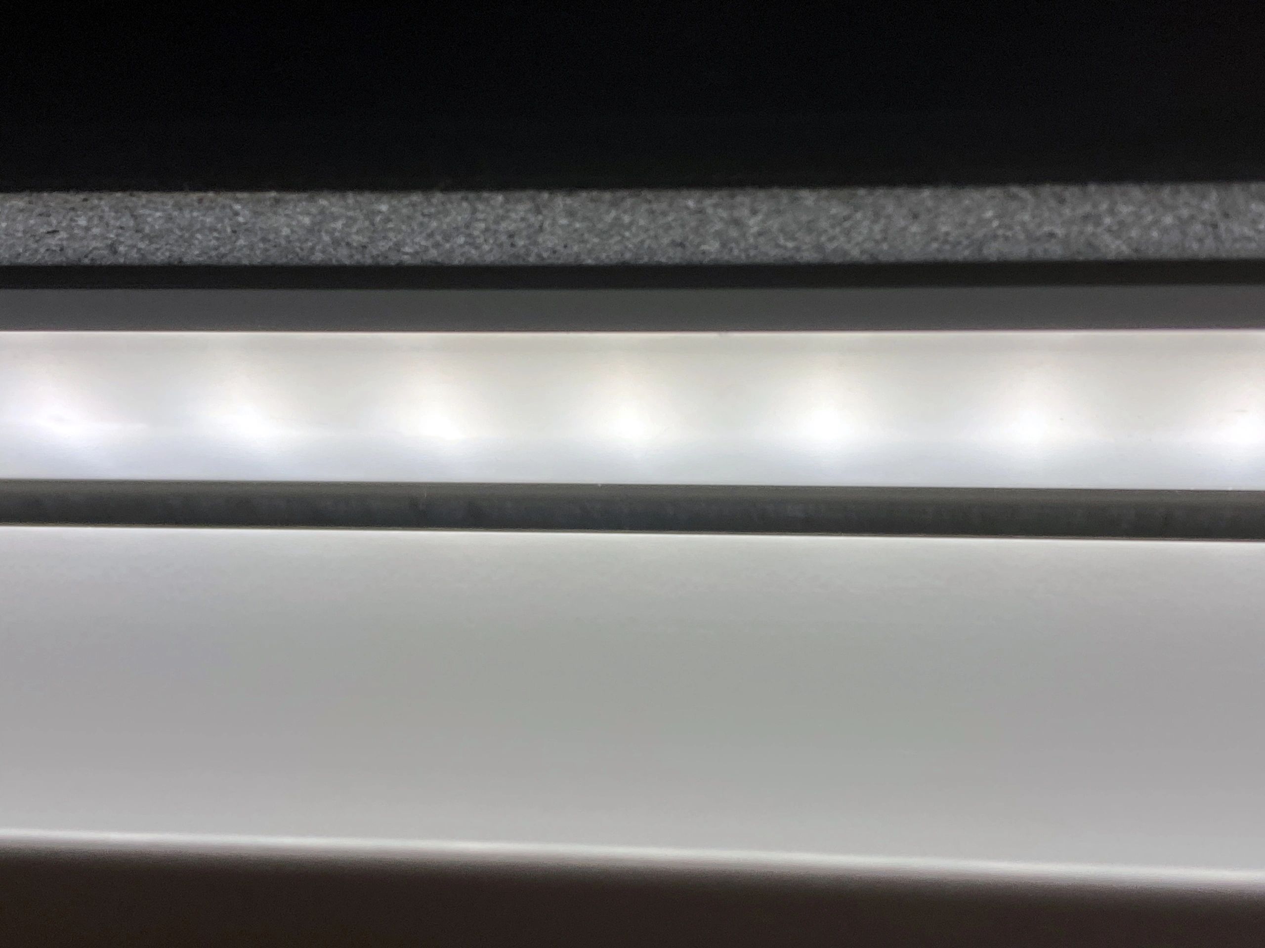 Aluminium LED Streifen Profil schwarz Einbau 4M Slim Line - 7 mm hoch - komplett mit AbschlusskAppe