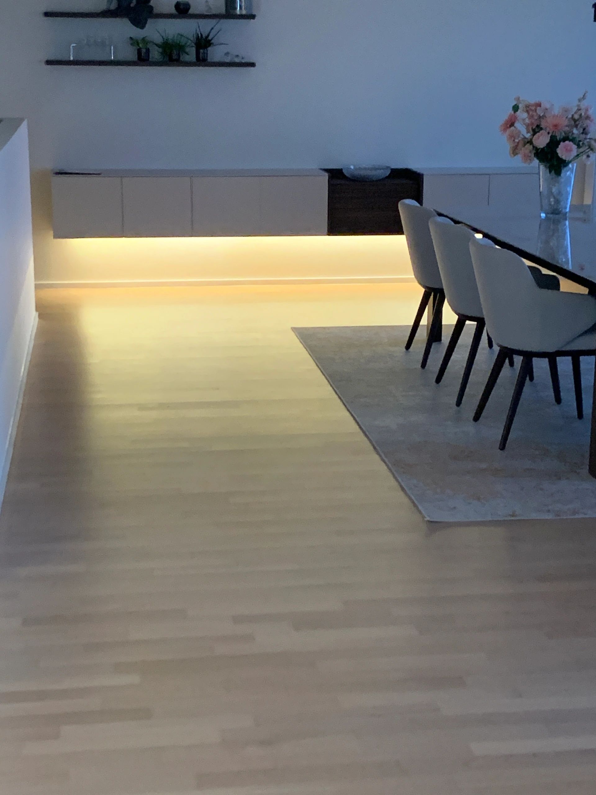 TV Schrank LED Streifen 4 Meter