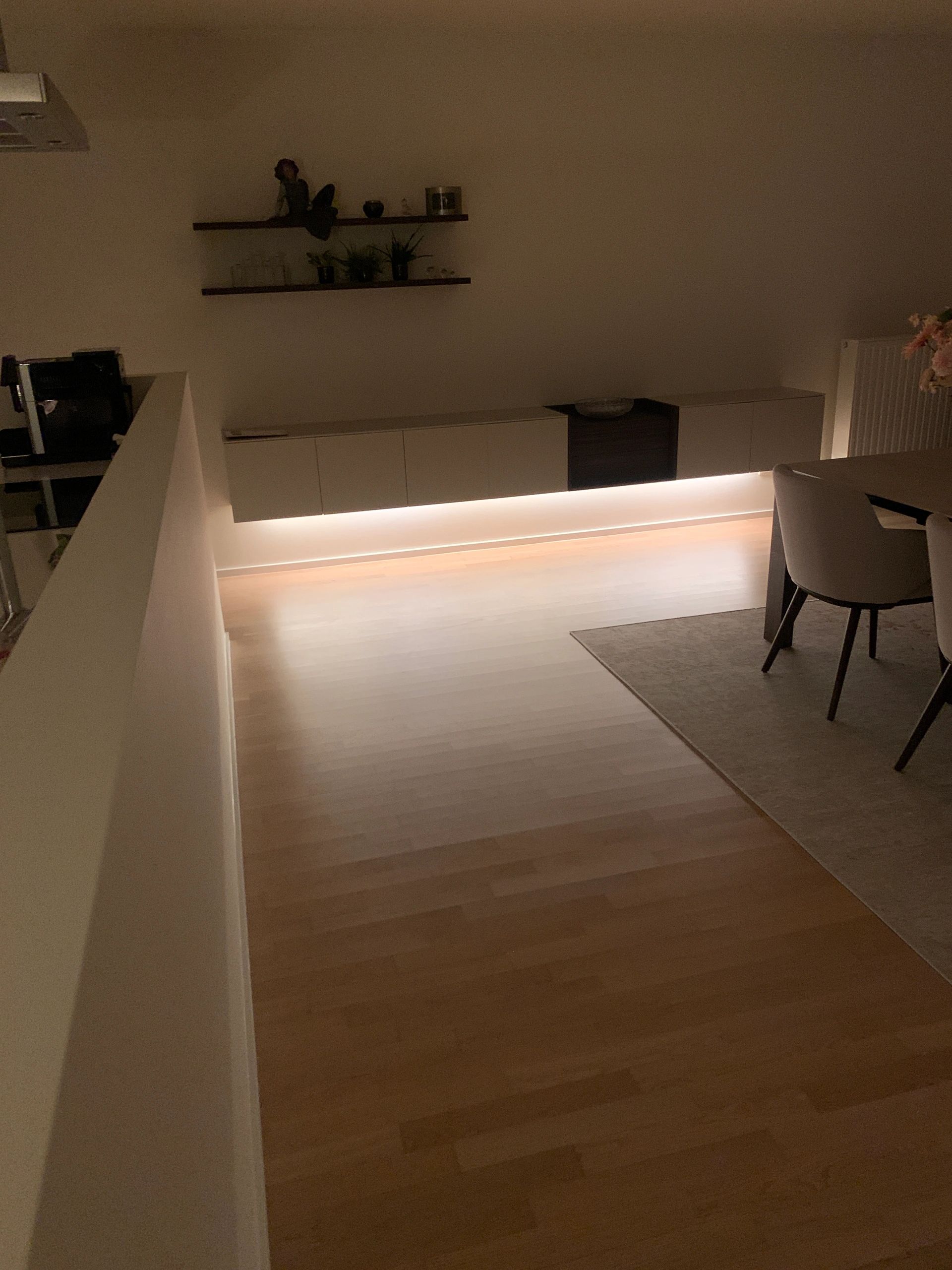 TV Schrank LED Streifen 4 Meter