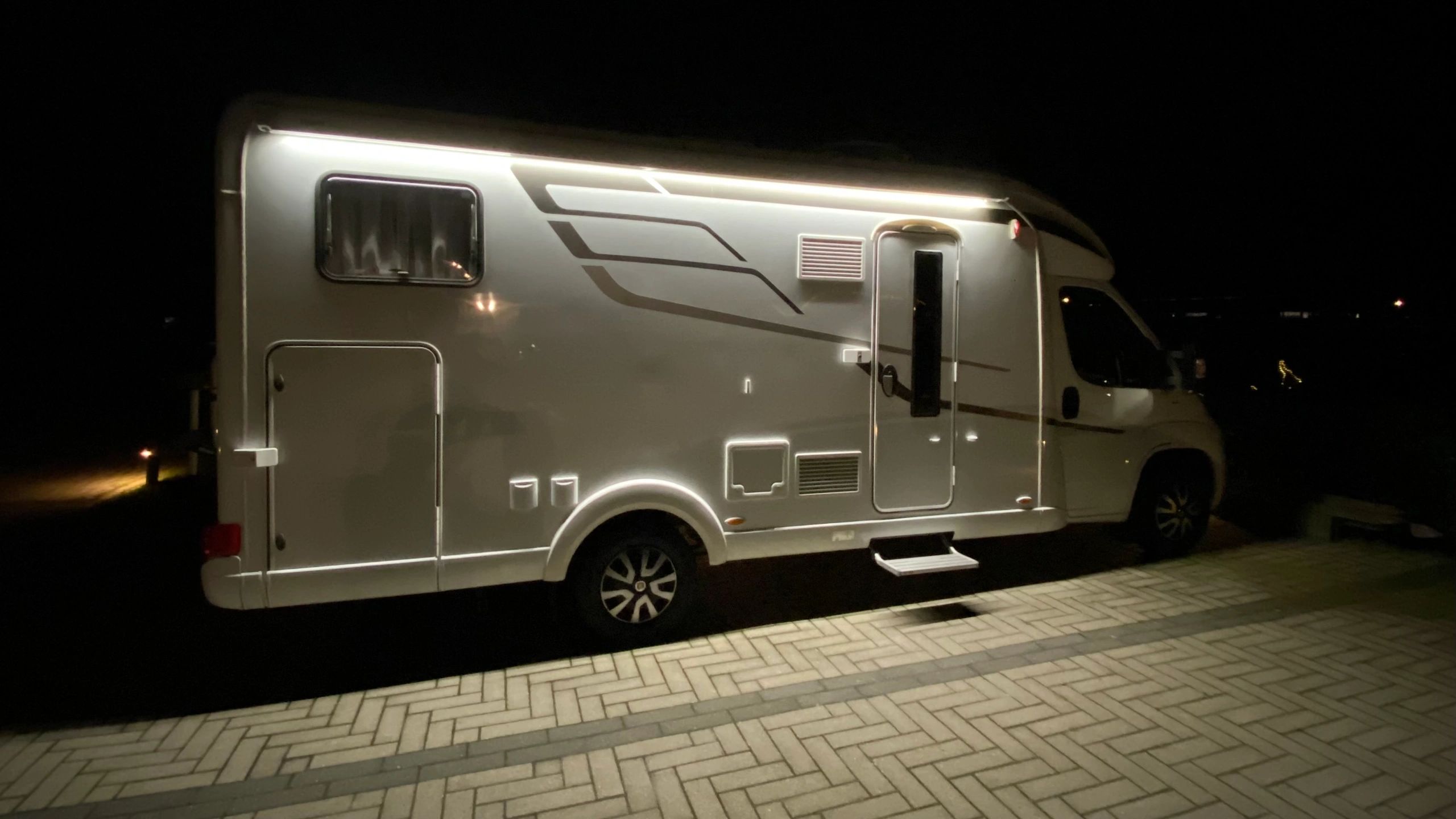 LED-Streifen COB Hellweiß - 9 Meter - Loser Streifen mit 600 LEDs p/m