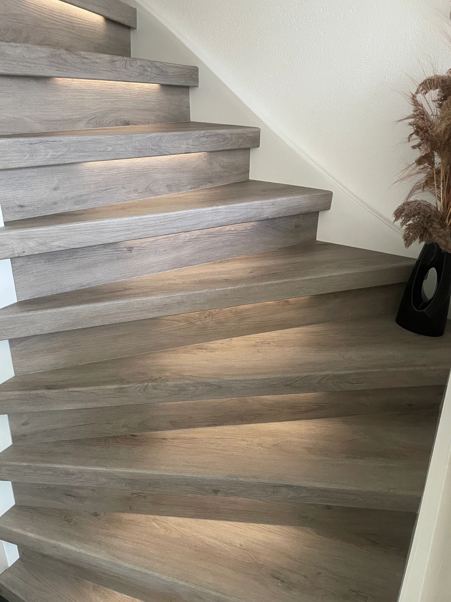 Dynamisches Treppenbeleuchtungsset Premium 50 cm mit Profil