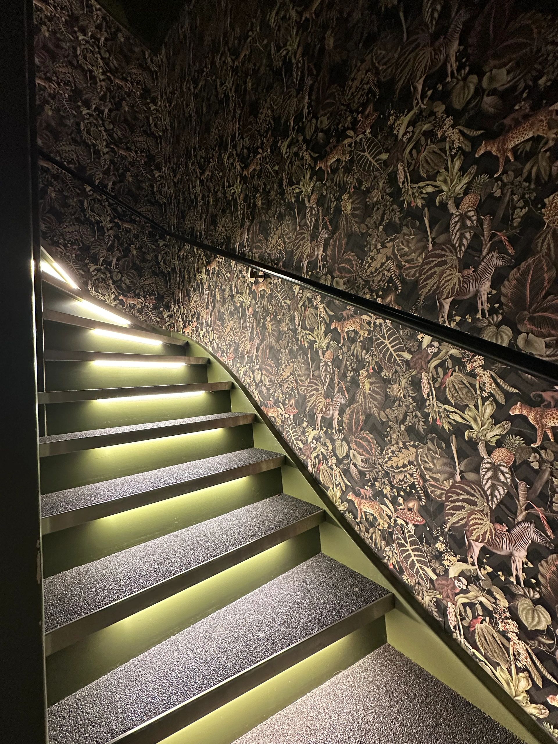 Treppenbeleuchtung COB LED Streifen warmweiß komplettes Set 130 cm