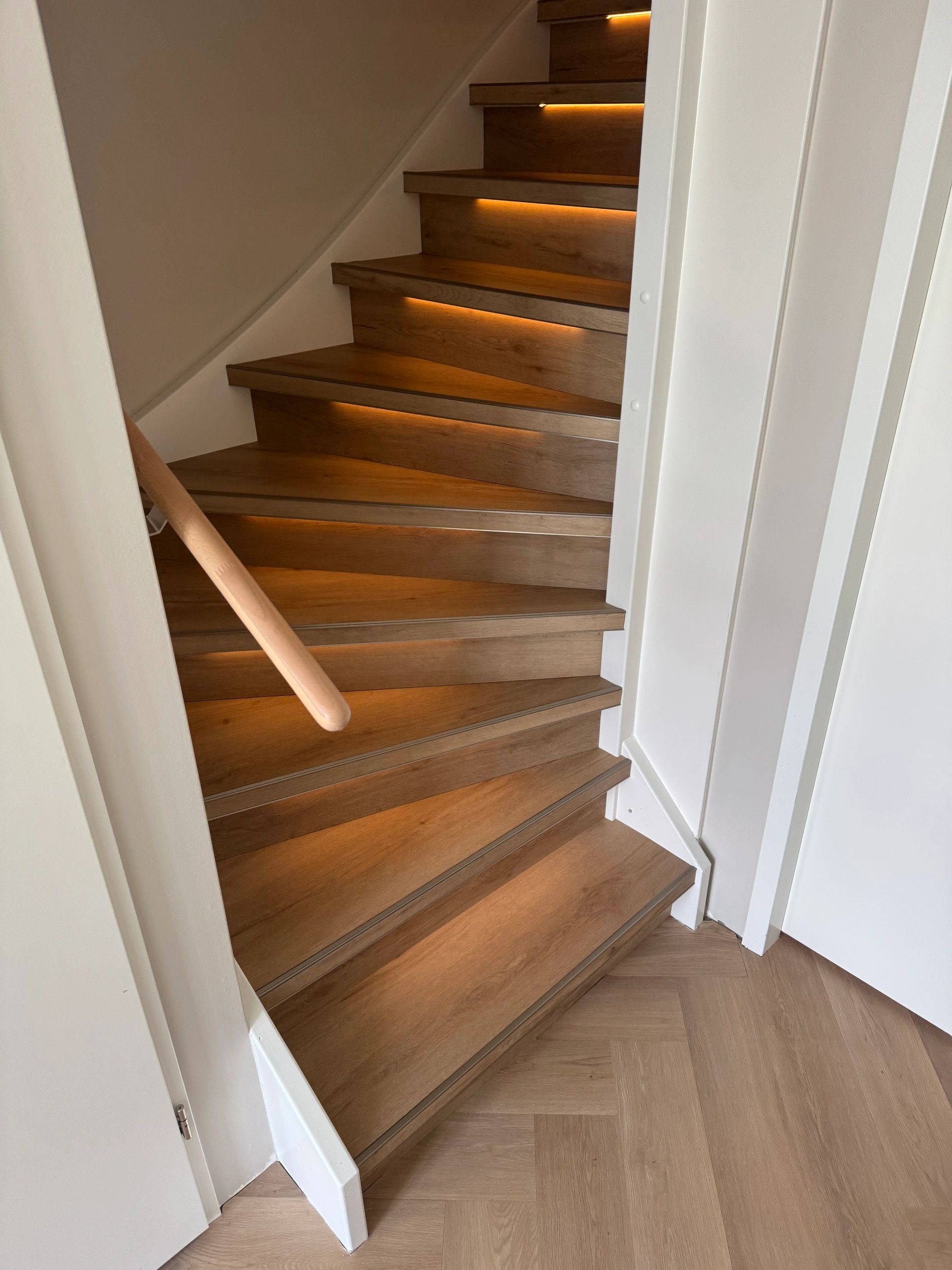 Dynamisches Treppenbeleuchtungsset Premium 50 cm