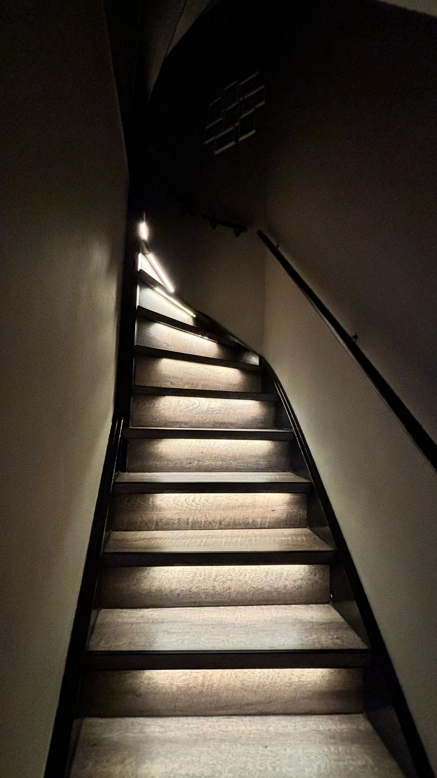 Treppenbeleuchtung COB LED Streifen warmweiß komplettes Set 130 cm