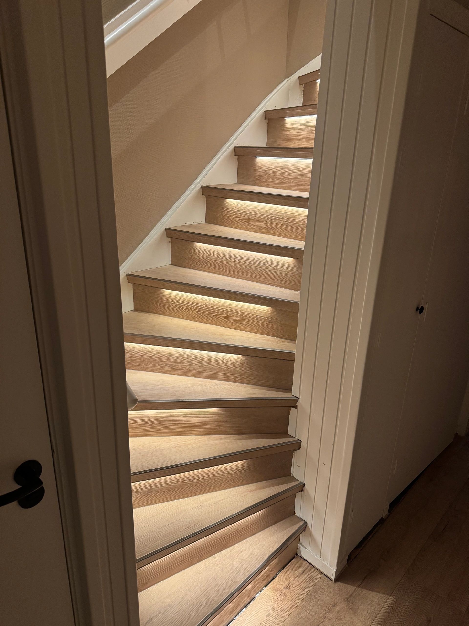 Treppenbeleuchtung LED Streifen warmweiß 50 cm - Komplettset inkl. Profil