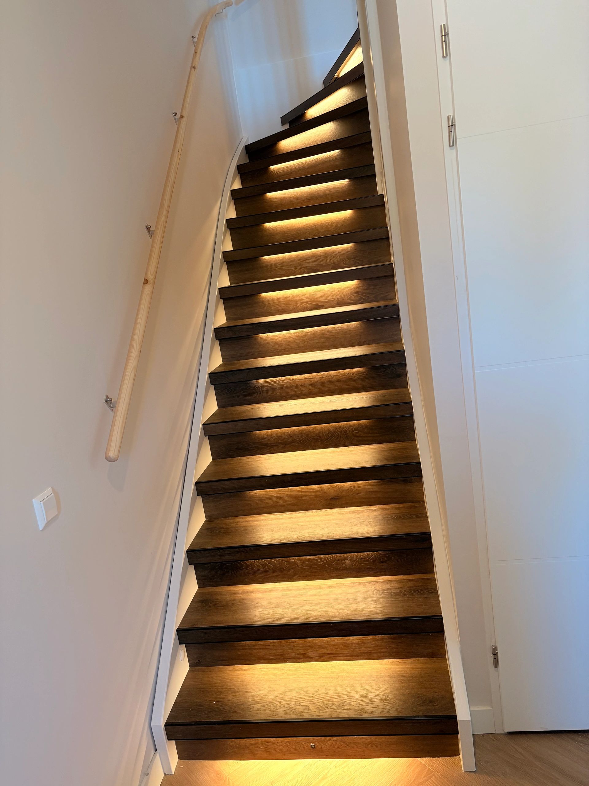 Treppenbeleuchtung COB LED Streifen warmweiß komplettes Set 130 cm