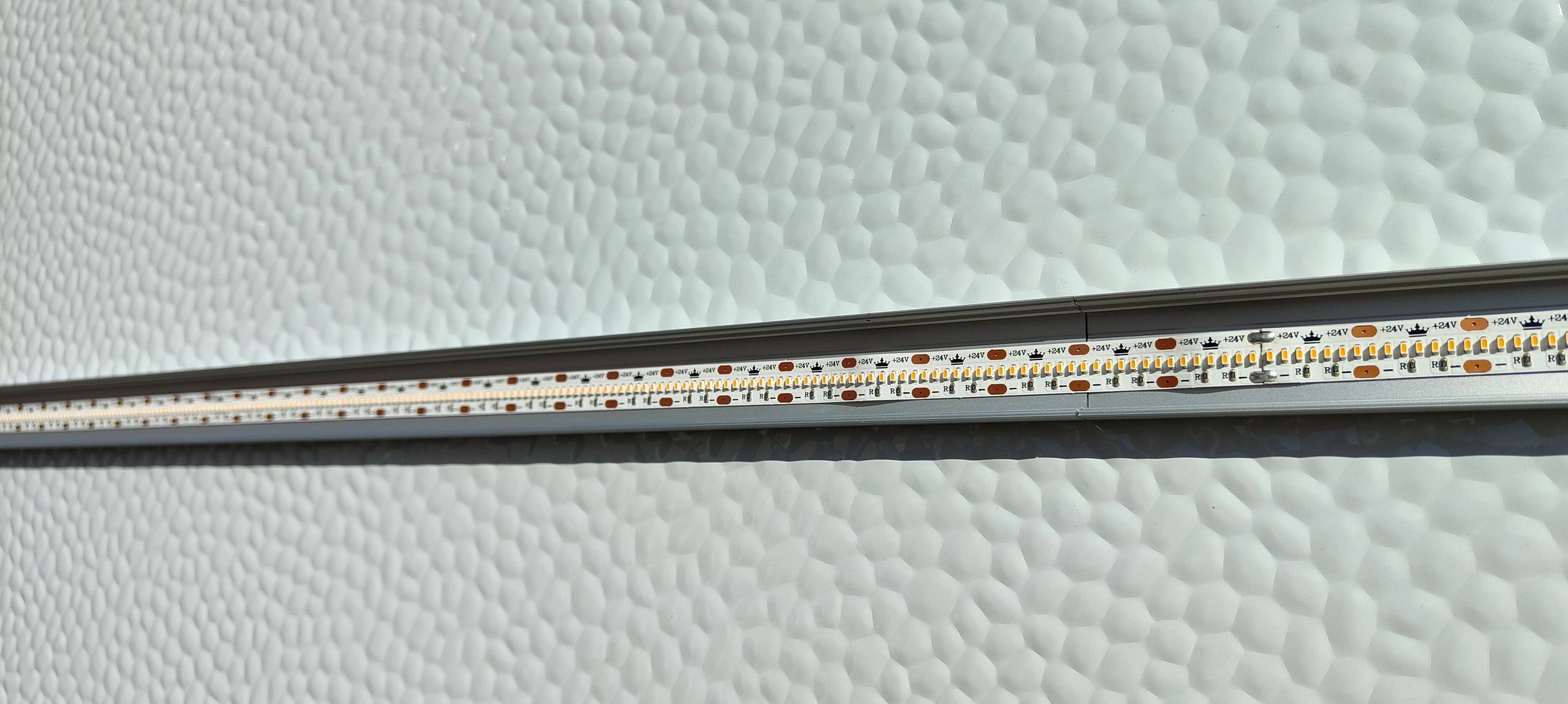 9 Meter LED Streifen Warmweiß Pro 420 - komplettes Set