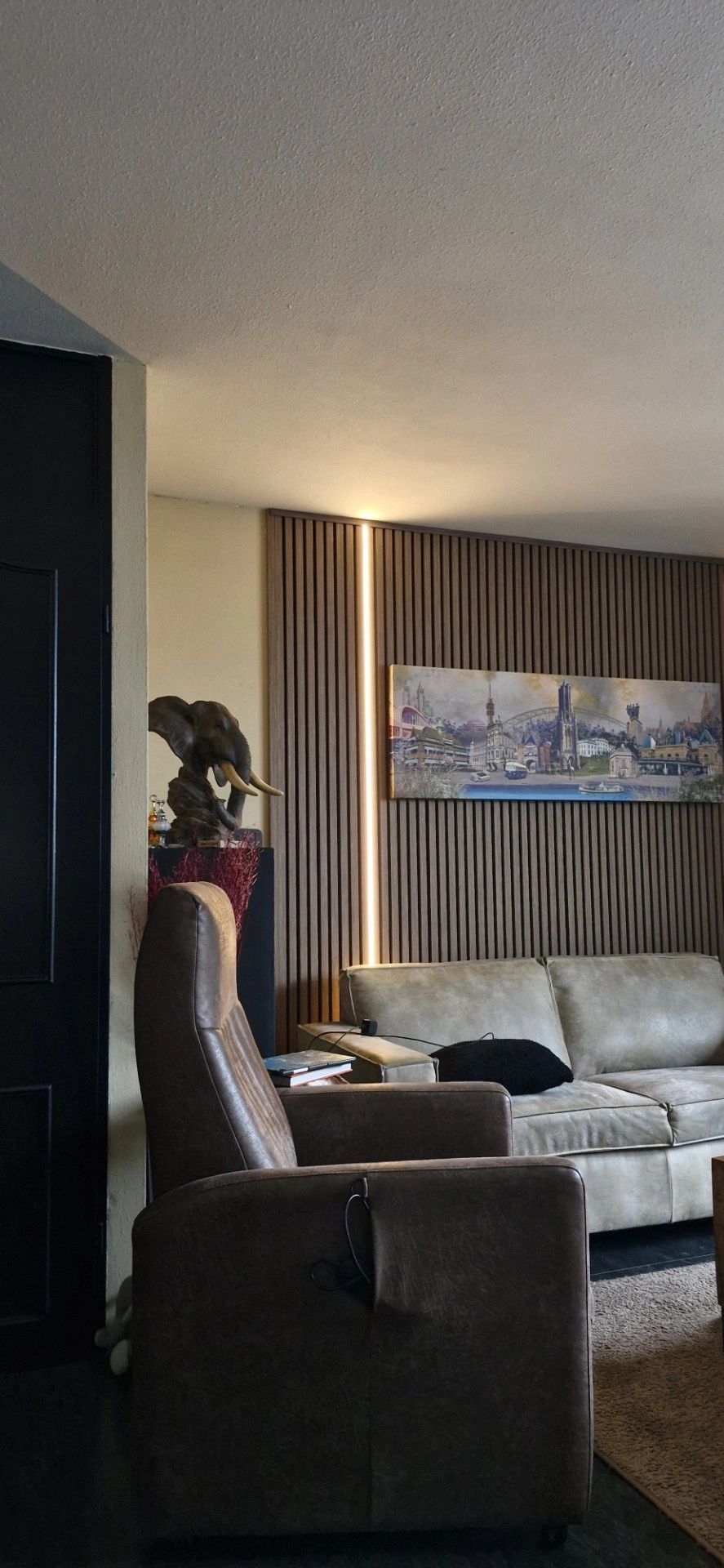 LED Streifen im flexiblen weißen Einbauprofil | Warmweiß | 1 Meter