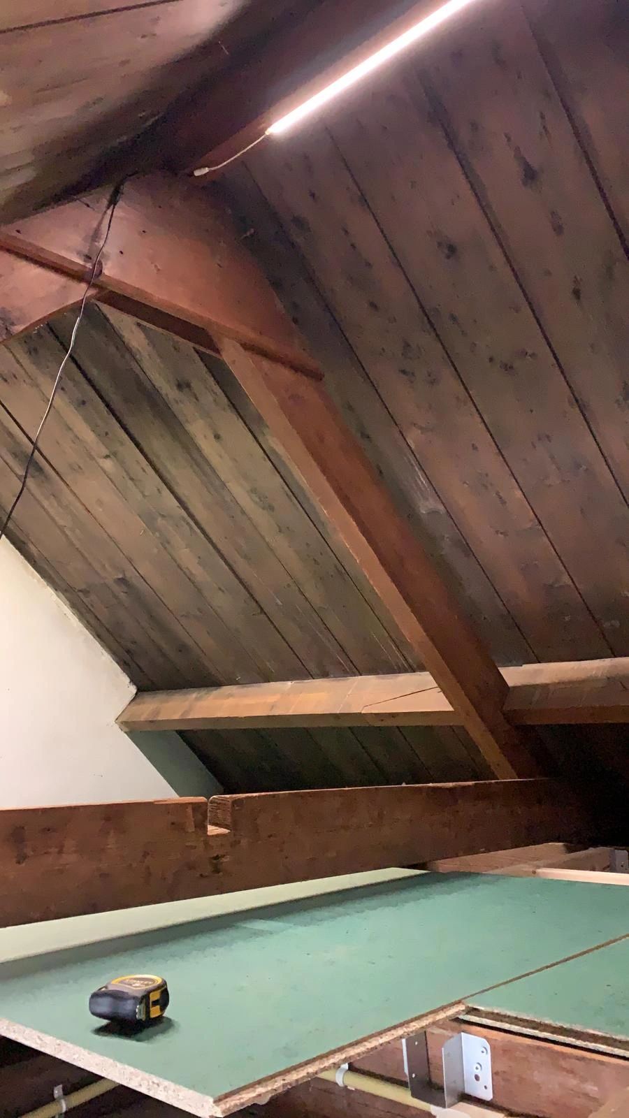 Aluminium LED Streifen Profil schwarz Aufbau 1M - 7 mm hoch - komplett mit Abdeckkappe