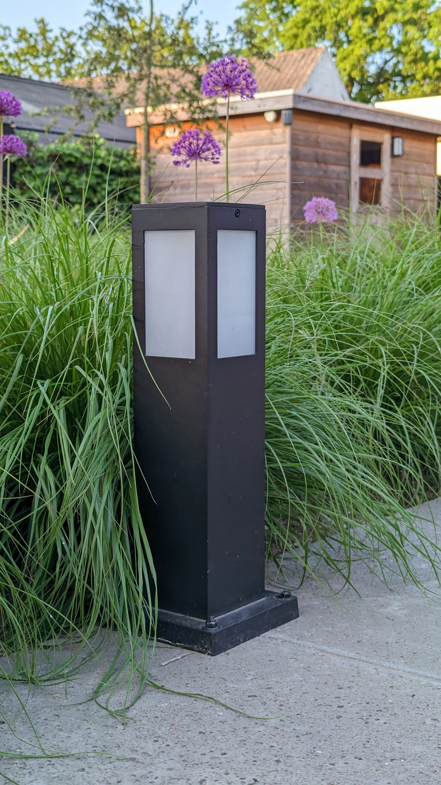 Zigbee Standleuchte für den Außenbereich 9W - Alle Farben und Weißtöne - Gerade