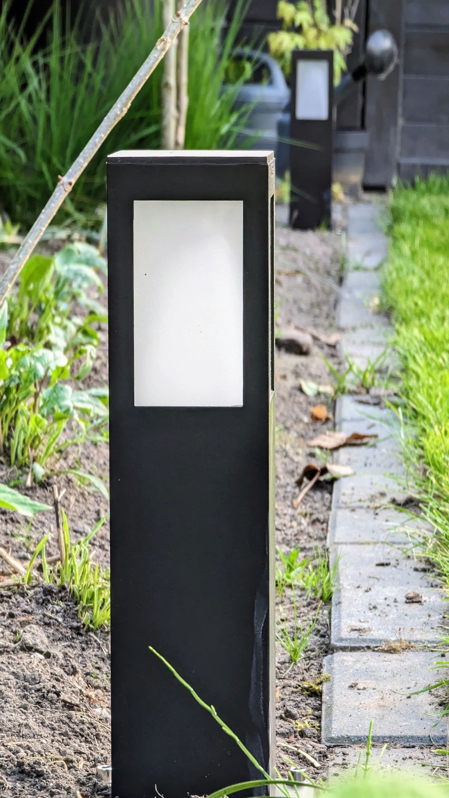 Zigbee Standleuchte für den Außenbereich 9W - Alle Farben und Weißtöne - Gerade