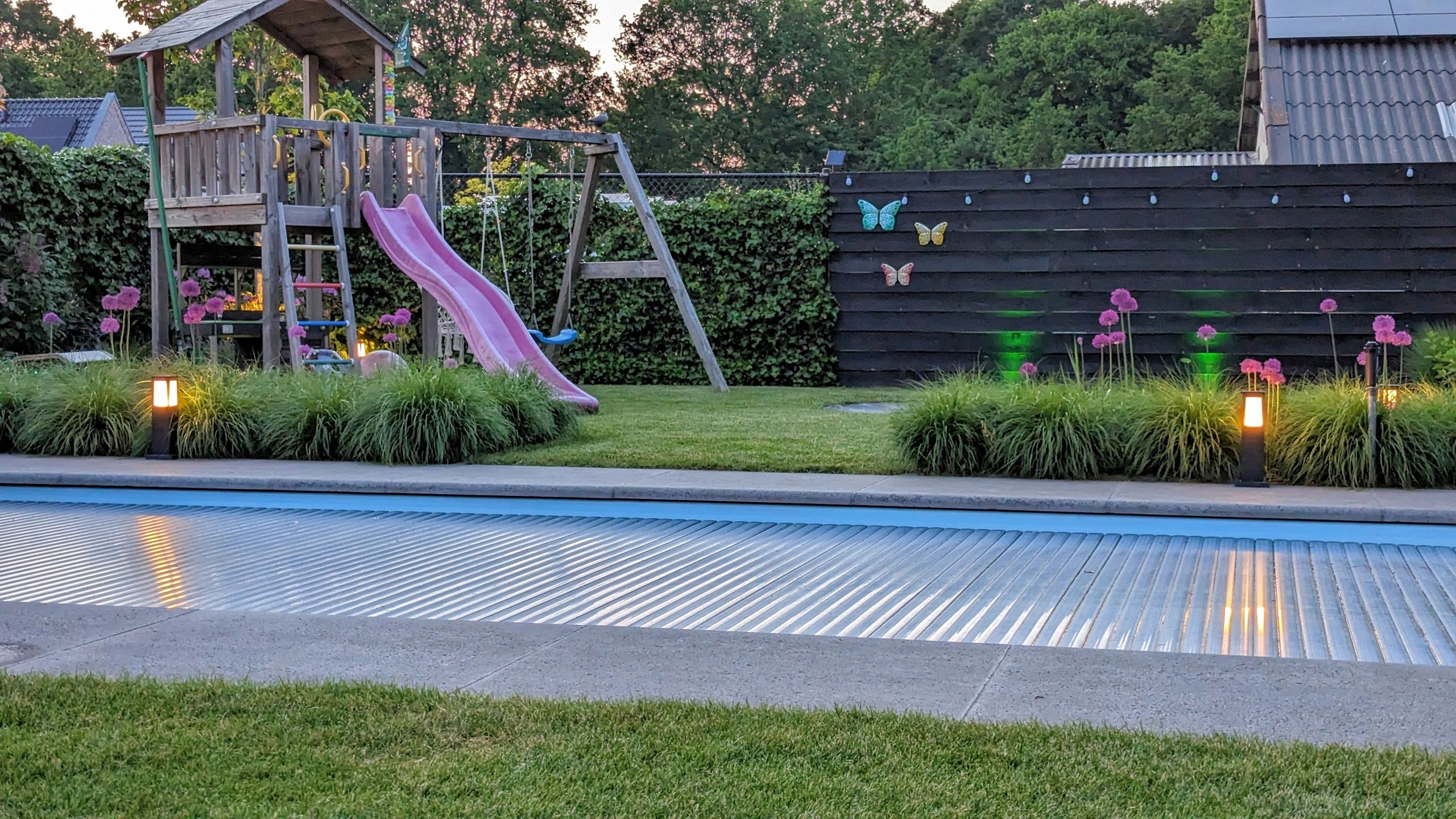 Zigbee Standleuchte für den Außenbereich 9W - Alle Farben und Weißtöne - Gerade