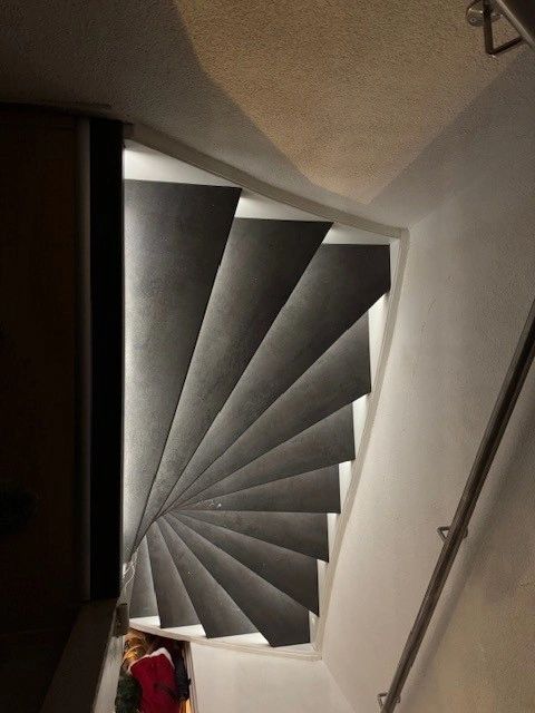 EinzelneTreppenbeleuchtung LED Streifen in Profil Warmweiß