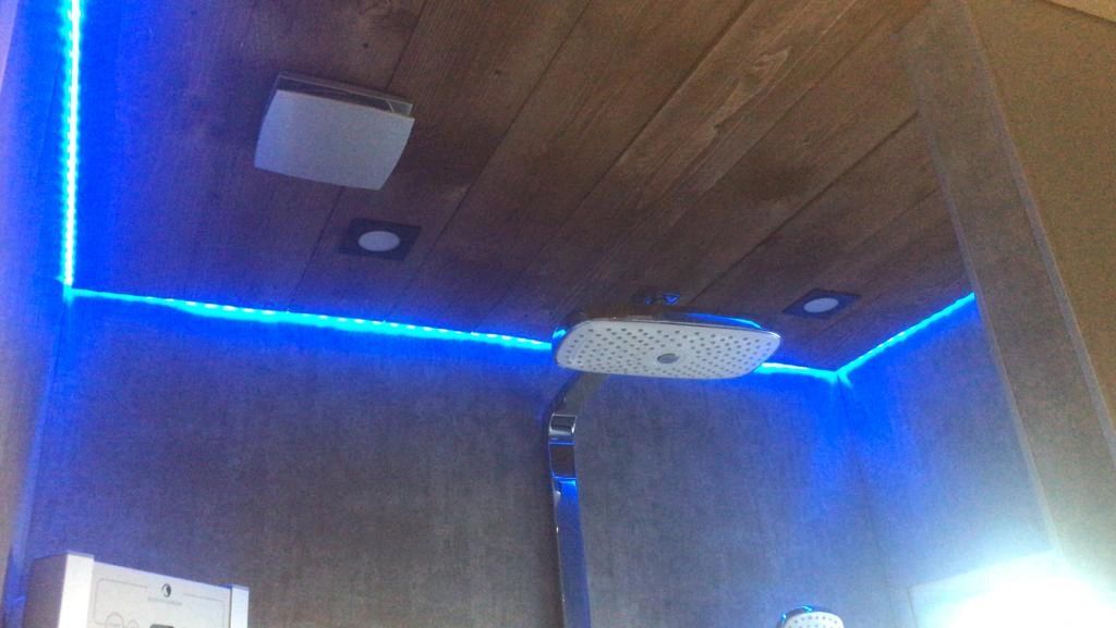 12 Meter RGBW LED Streifen komplettes Set - Basic 432 Led's